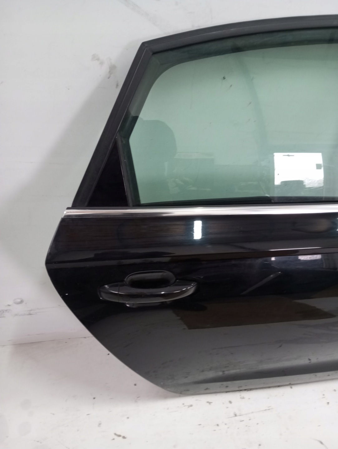 door Audi A6 4G0 sedan right rear.