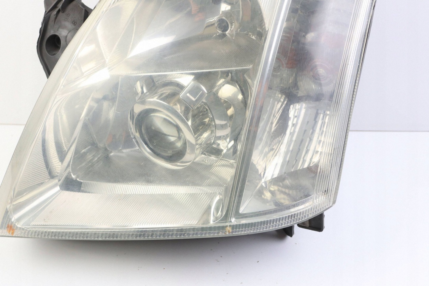 OPEL MERIVA A light front left front XENON 93321054 EUROPA
