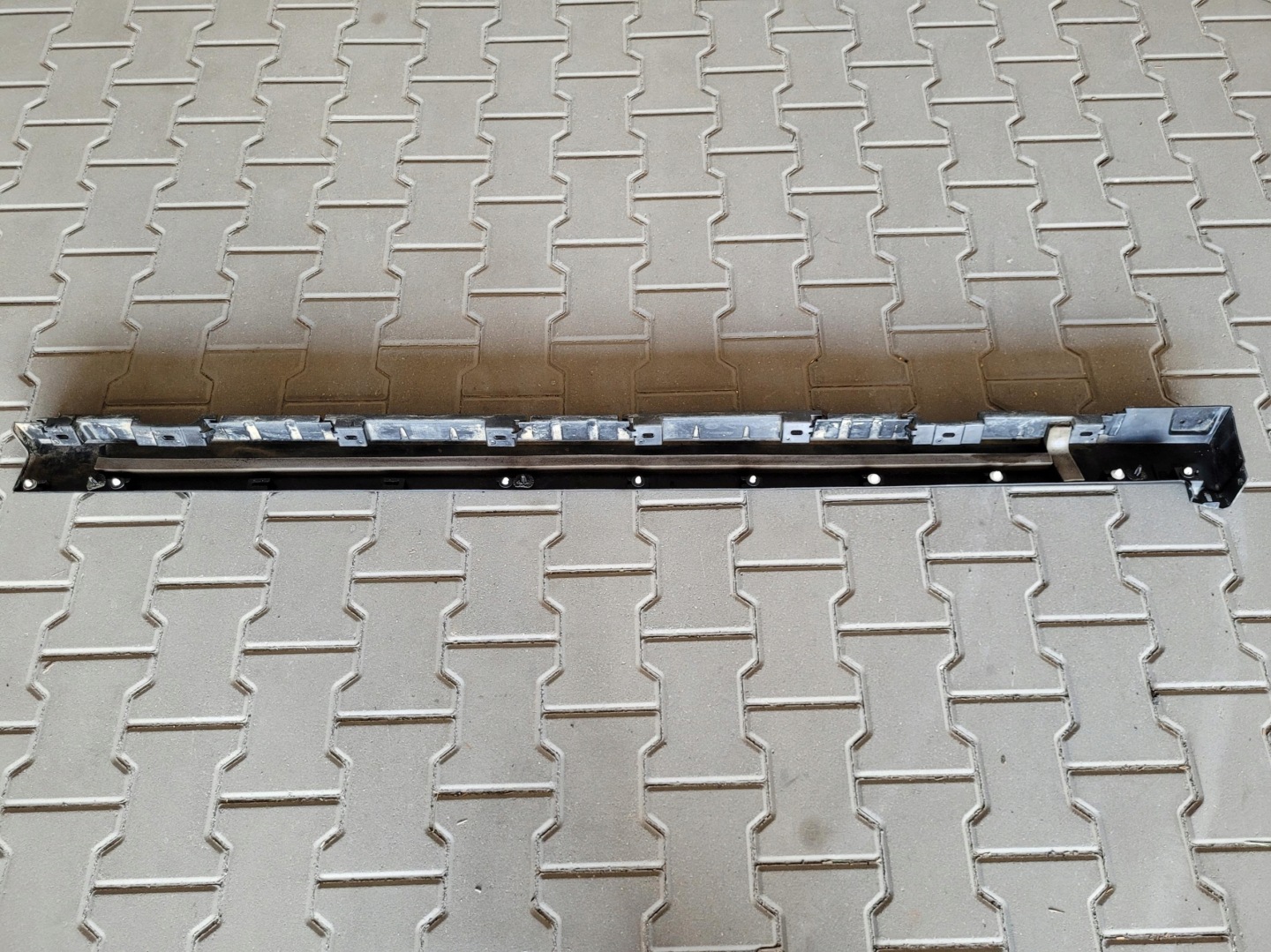 moulding cap threshold left HK83-101D57-BF JAGUAR F-PACE X761