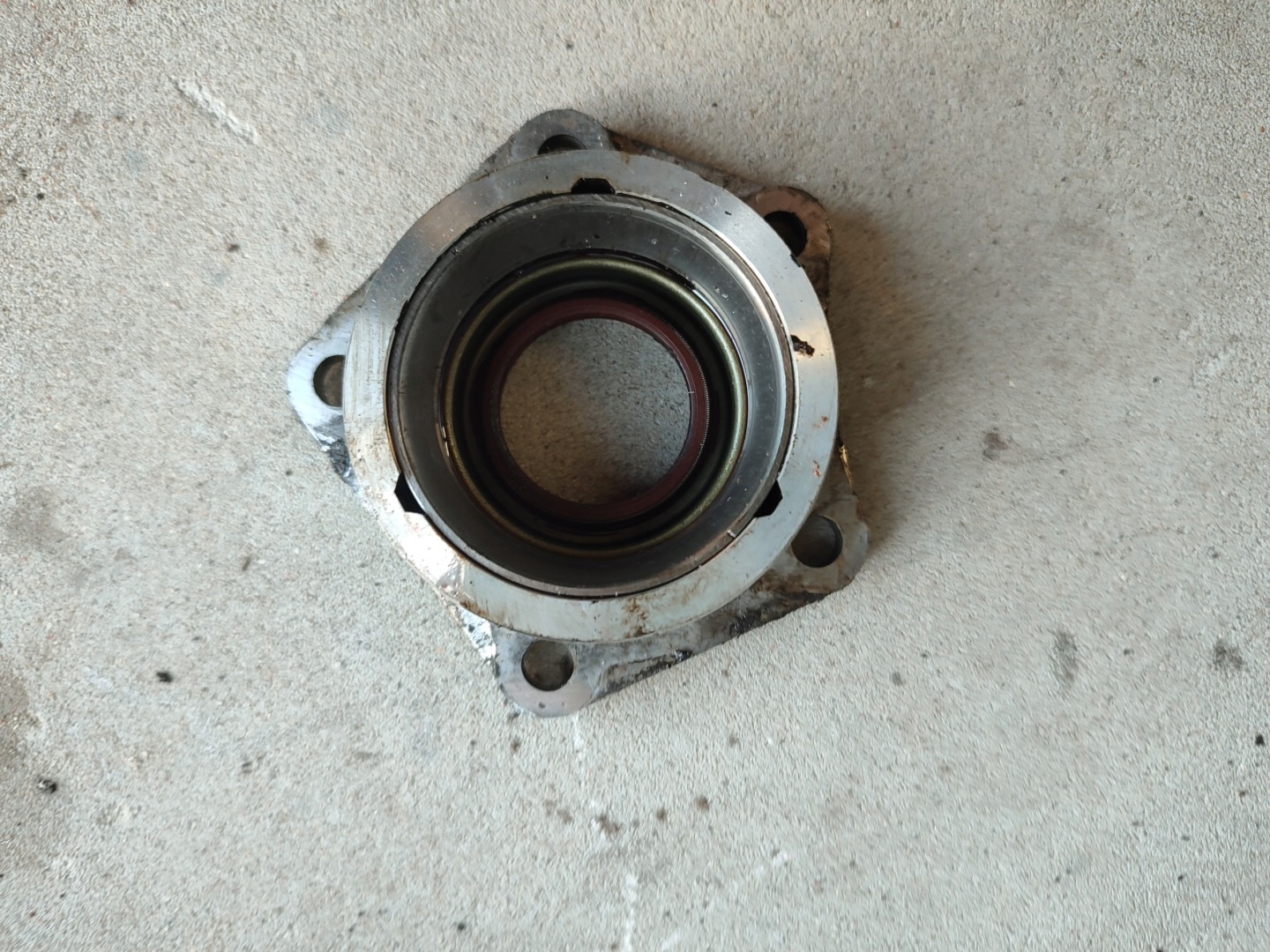 Flansza Semiasse Opel F18 90470589