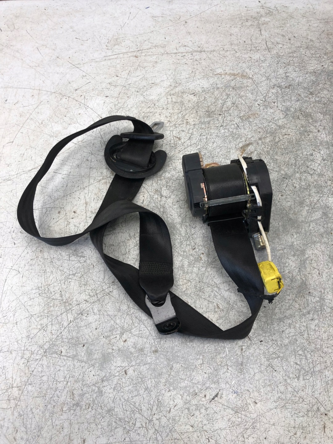 tension belt safety left front TOURAN 1T1857705A