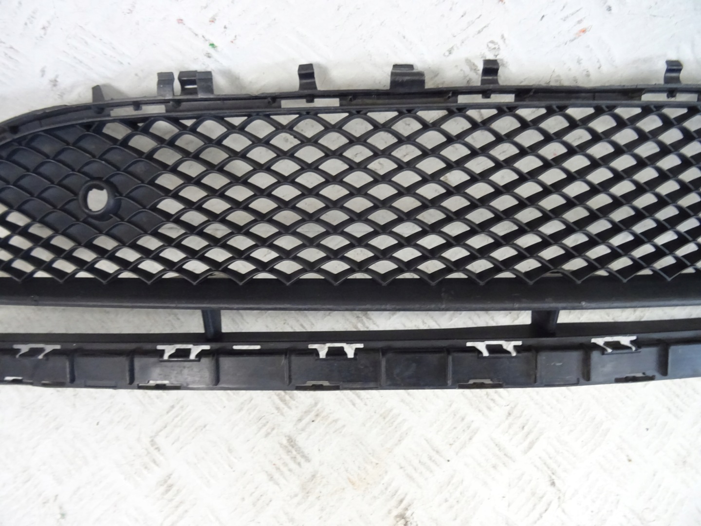 grid of a bumper front front central MERCEDES W213 A2138856900