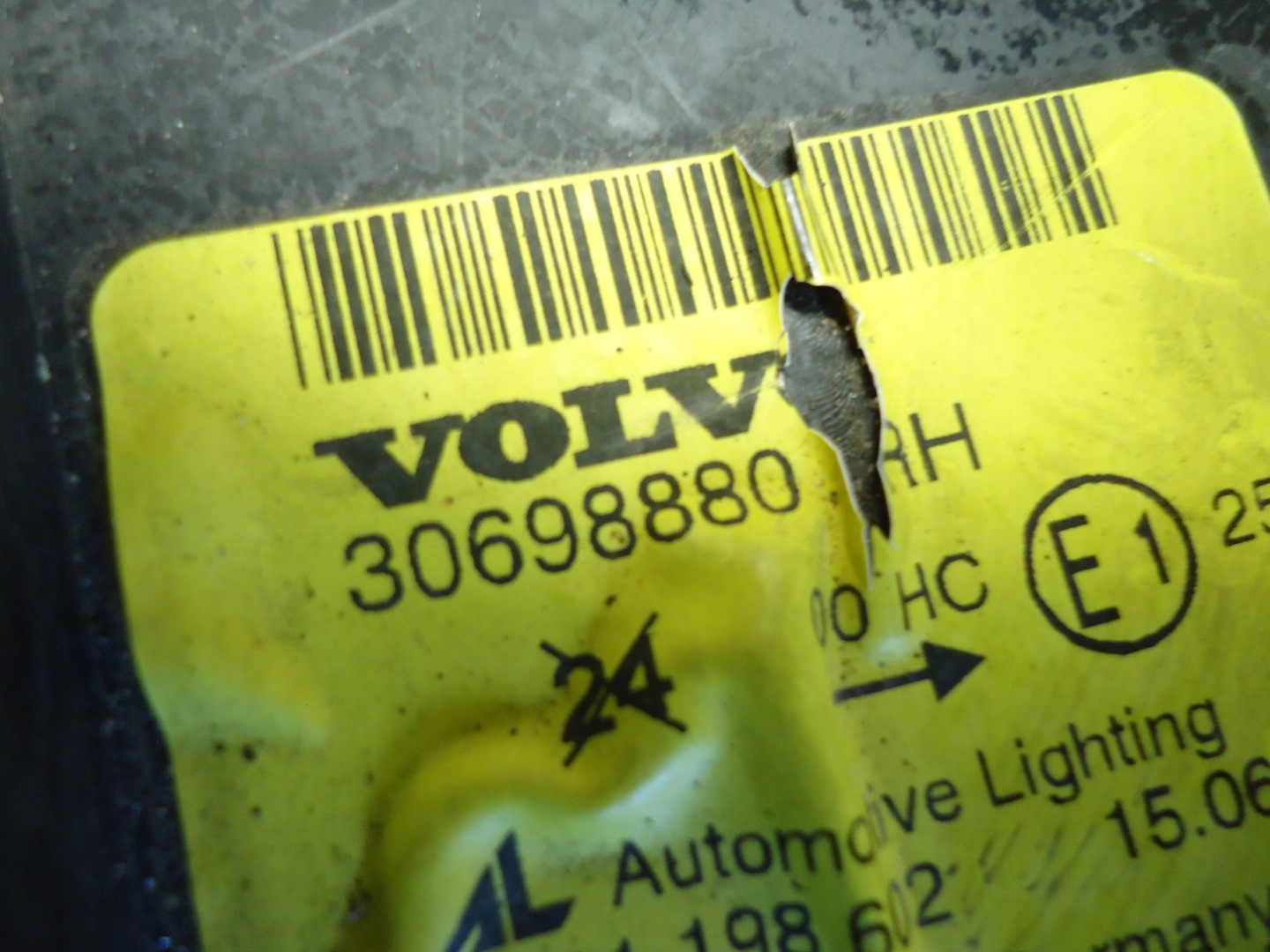 VOLVO V50 light right front front 30698880 UK