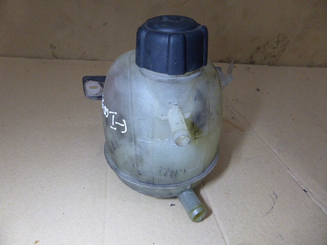 Behälter des Gasses Spritzdüse RENAULT KANGOO 8200686