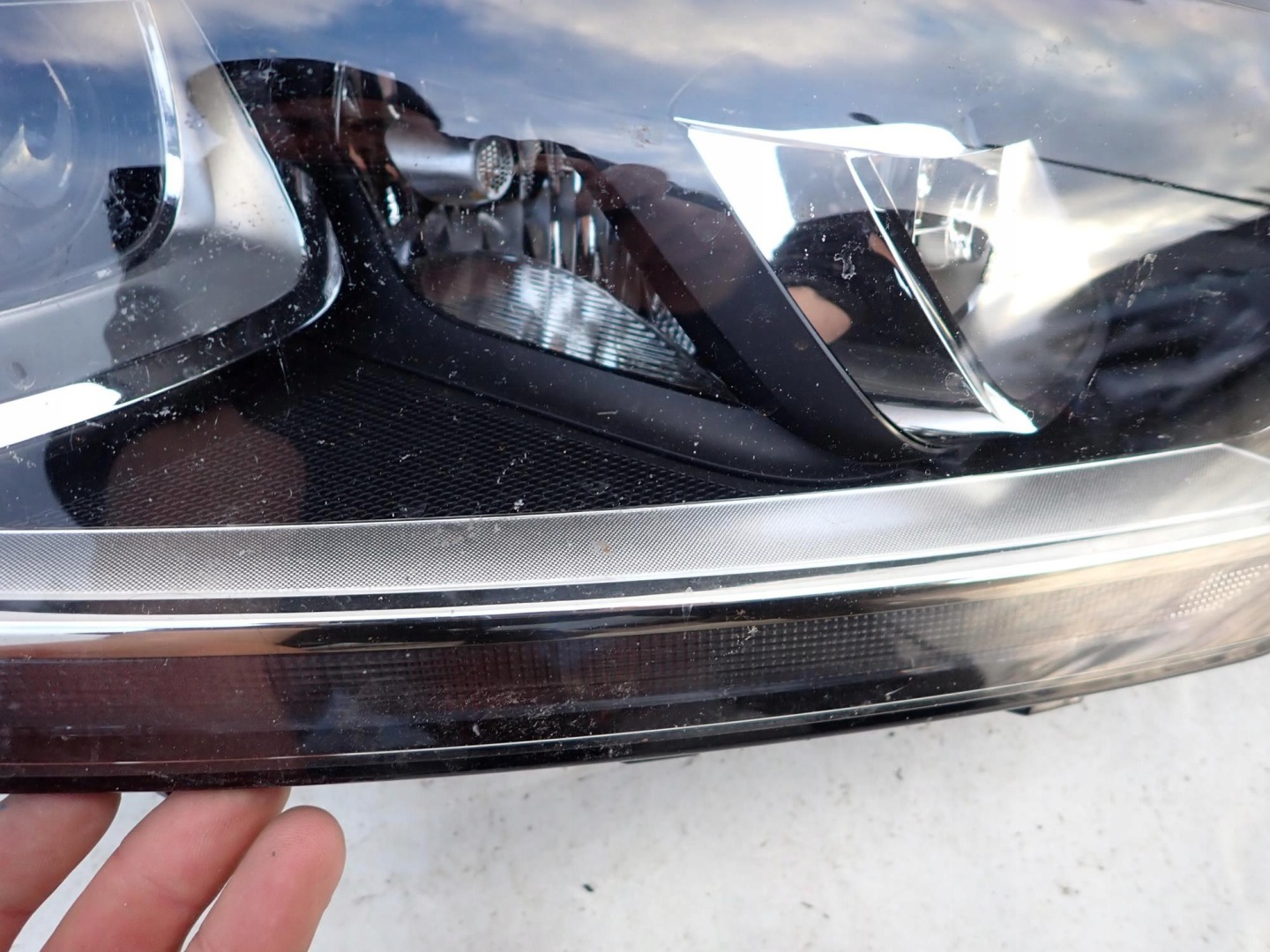 VW GOLF SPORTSVAN 14-18 light front front right