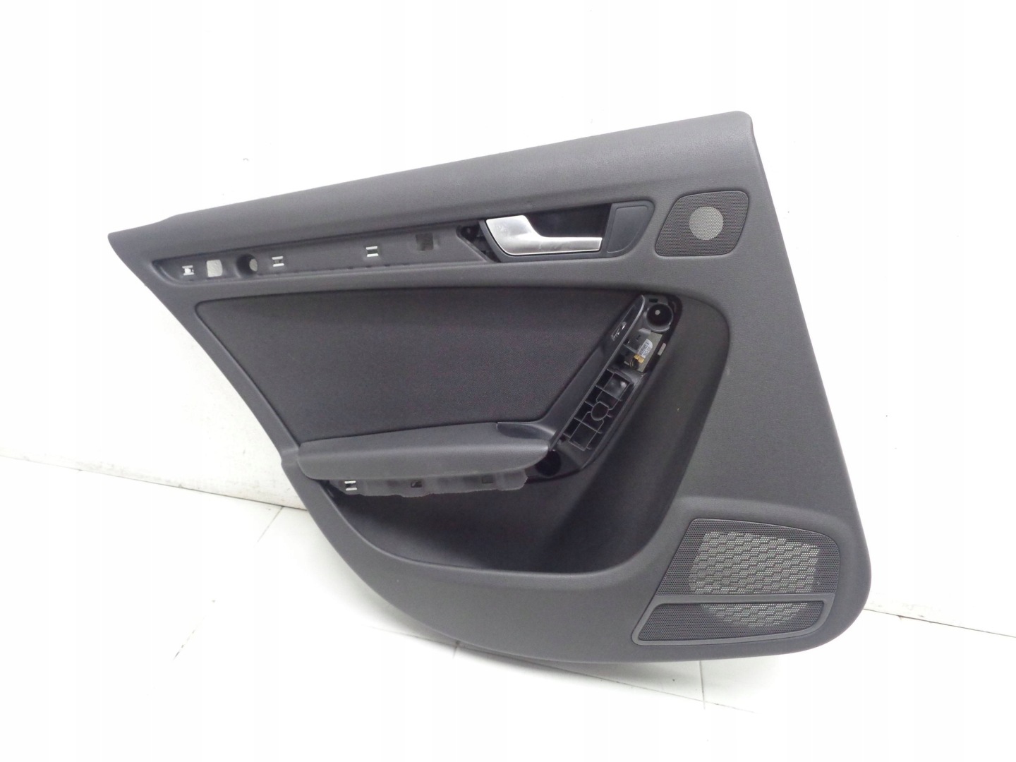 AUDI A4 B8 KOMBI upholstery side door left rear part 08R