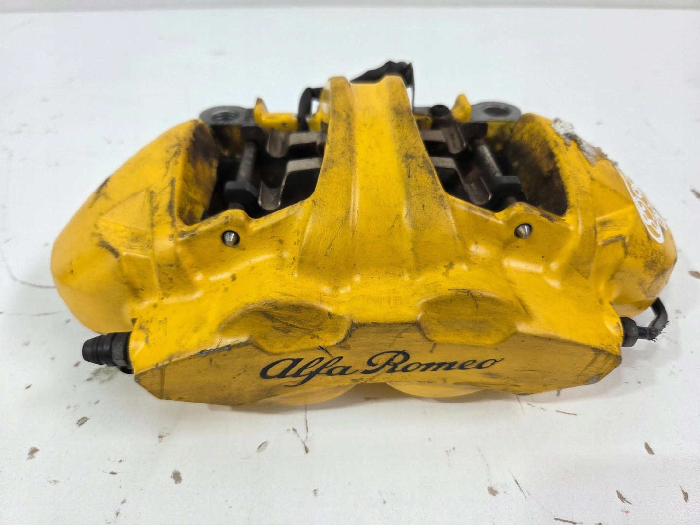 Alfa Romeo Stelvio Q4 / 2,0T caliper brake front left 20C29807 (B668)