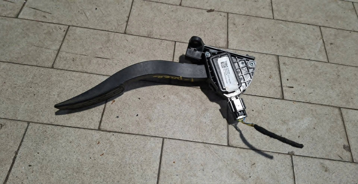 pedala gasa Jaguar i-Pace J9D3-9F836-AB