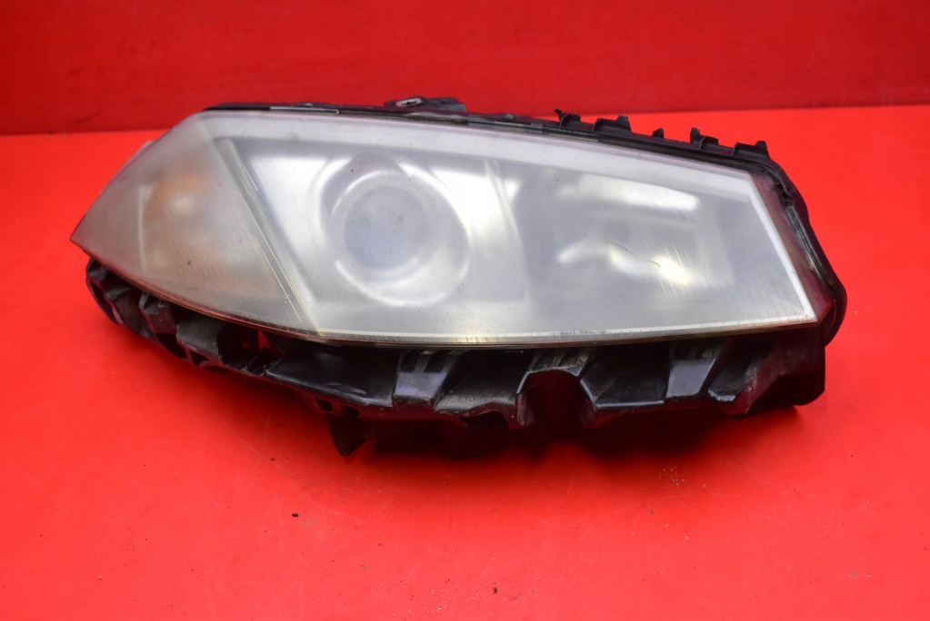 REFLEKTOR right light front lens XENON EU 8200073226H RENAULT MEGANE II