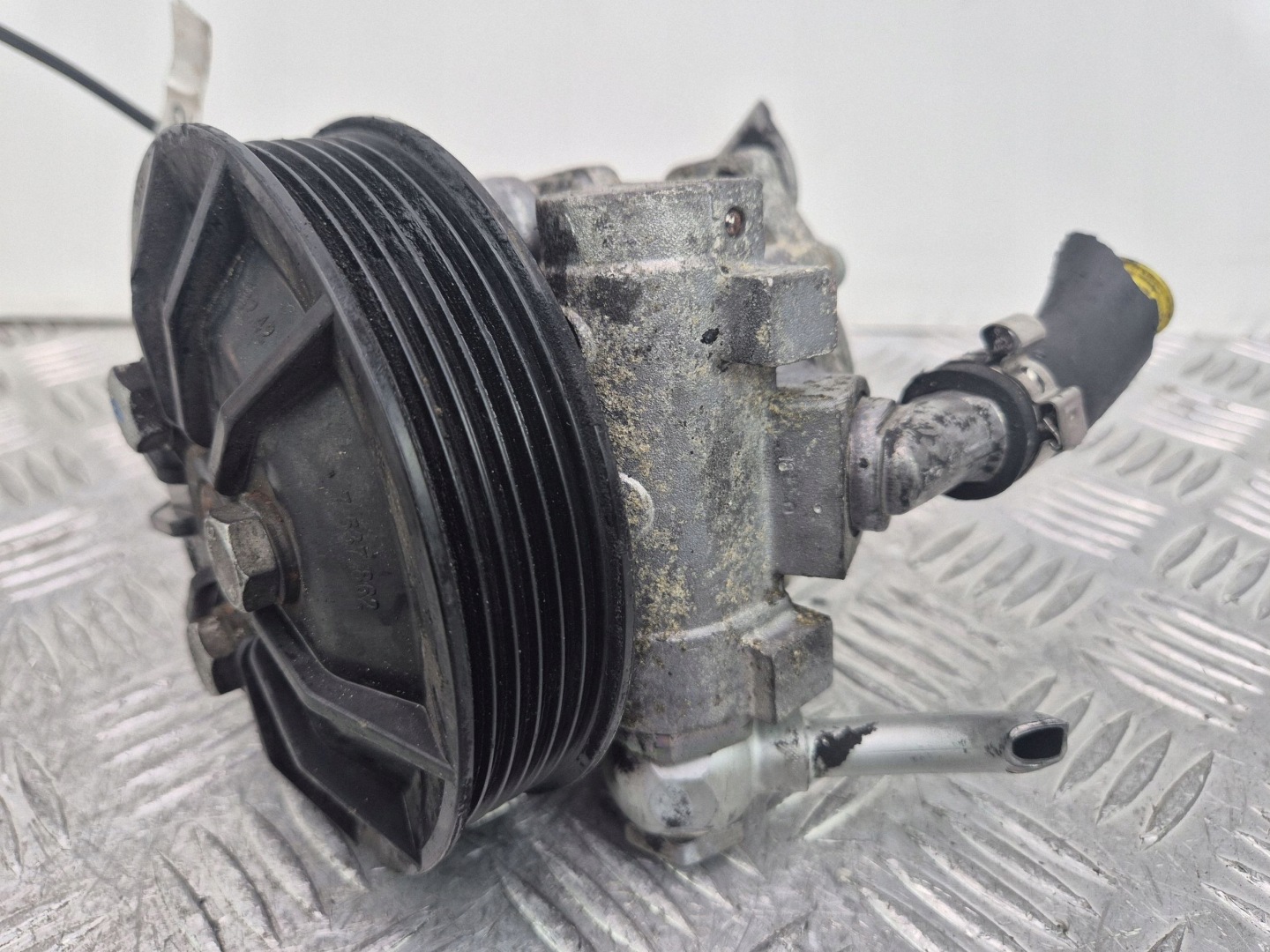 BMW 3 E90 E91 330i servo pump LH2113605 N52B30AE