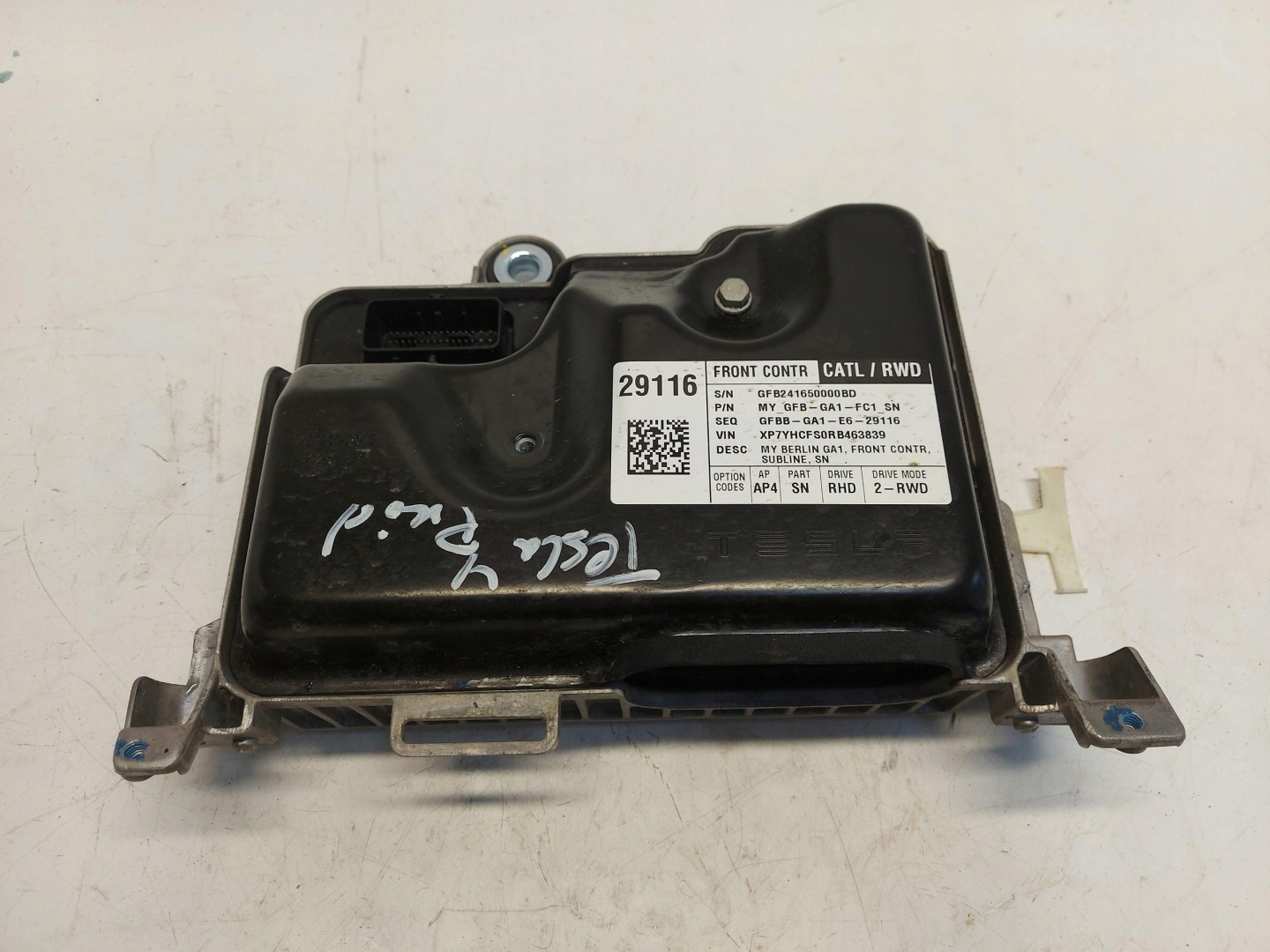 TESLA MODEL Y 2024r module control unit KOMFORTU 1497327-00-B