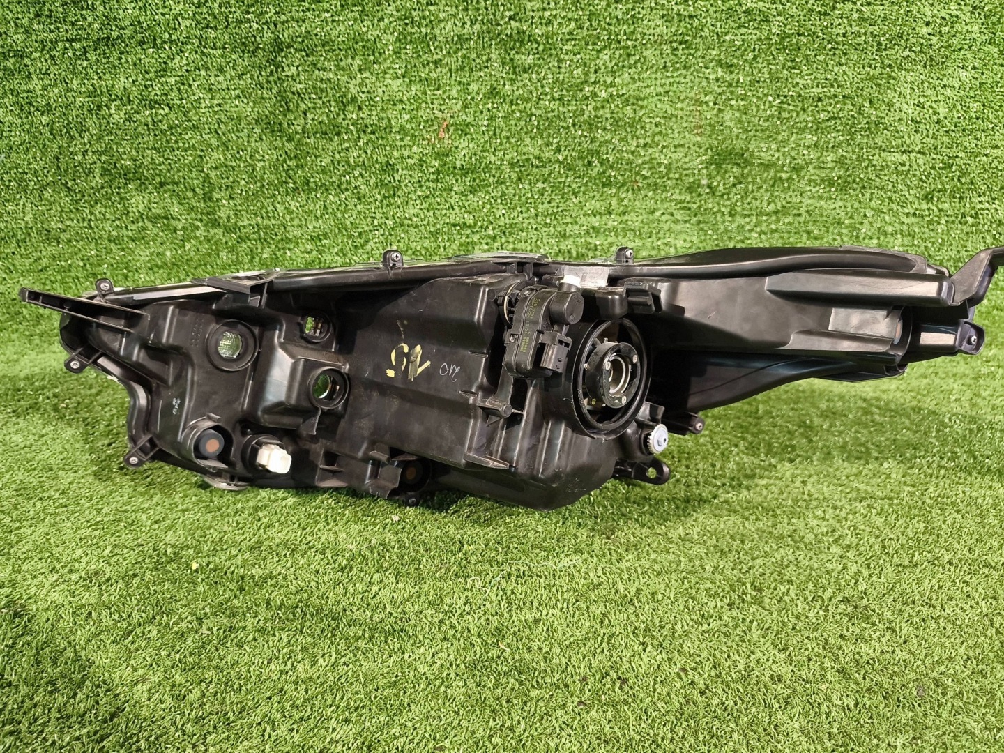 REFLEKTOR right front TOYOTA YARIS IV 20- NR.R1481