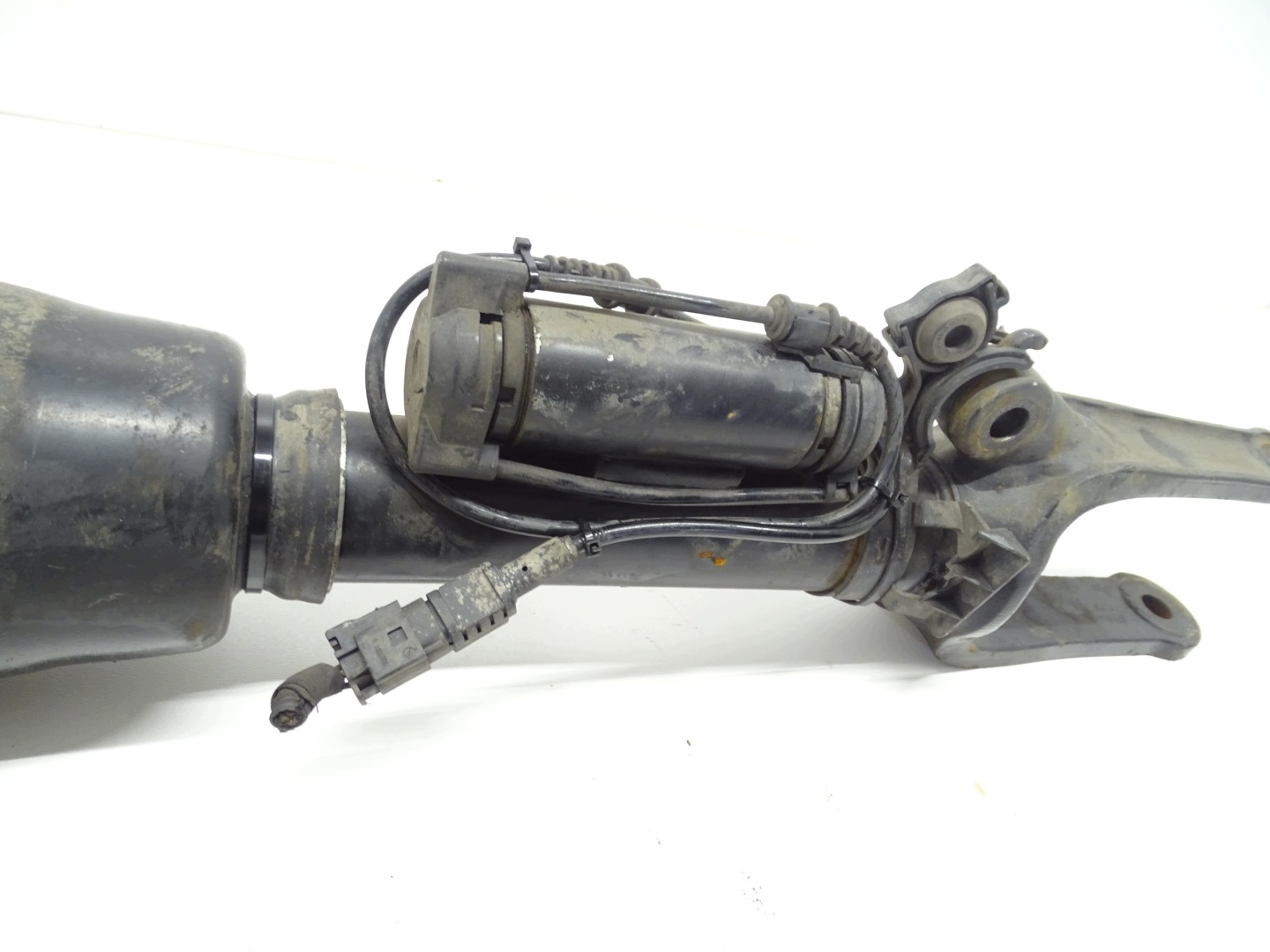shock absorber AIRMATIC front front MERCEDES R-KLASA W251
