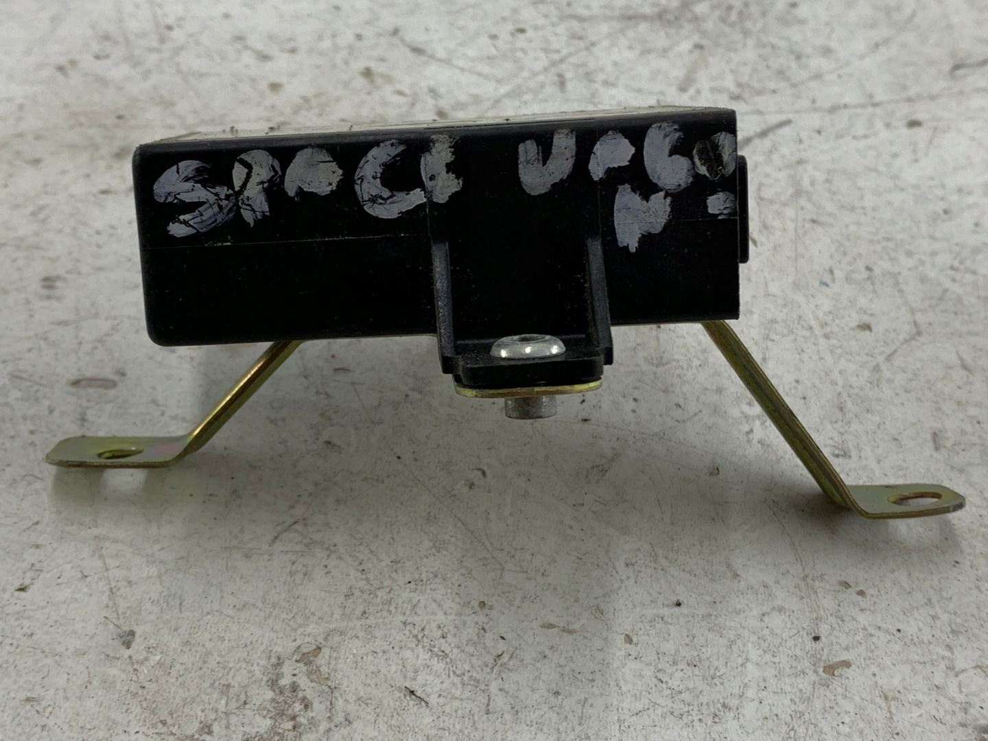 MITSUBISHI SPACE STAR module control unit MR522677