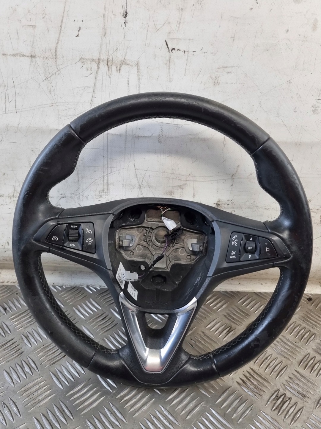 OPEL CORSA E volant kůže MULTIFUNKCJA