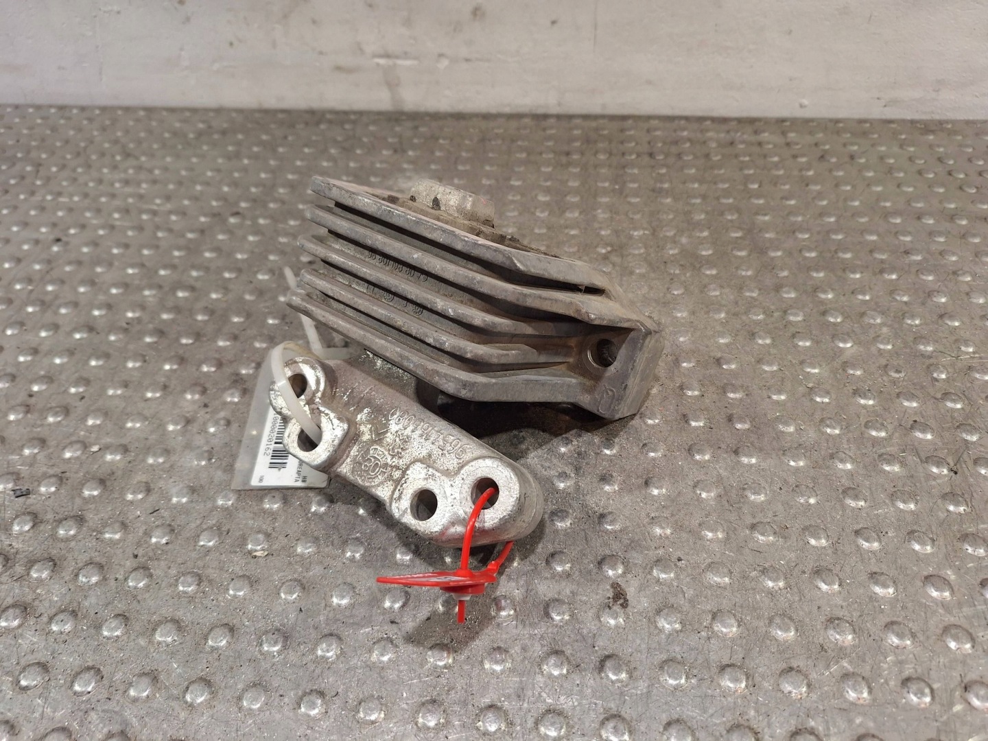holder engine mount 9654166080 CITROEN C3 II DS3 1.4 VTI 09