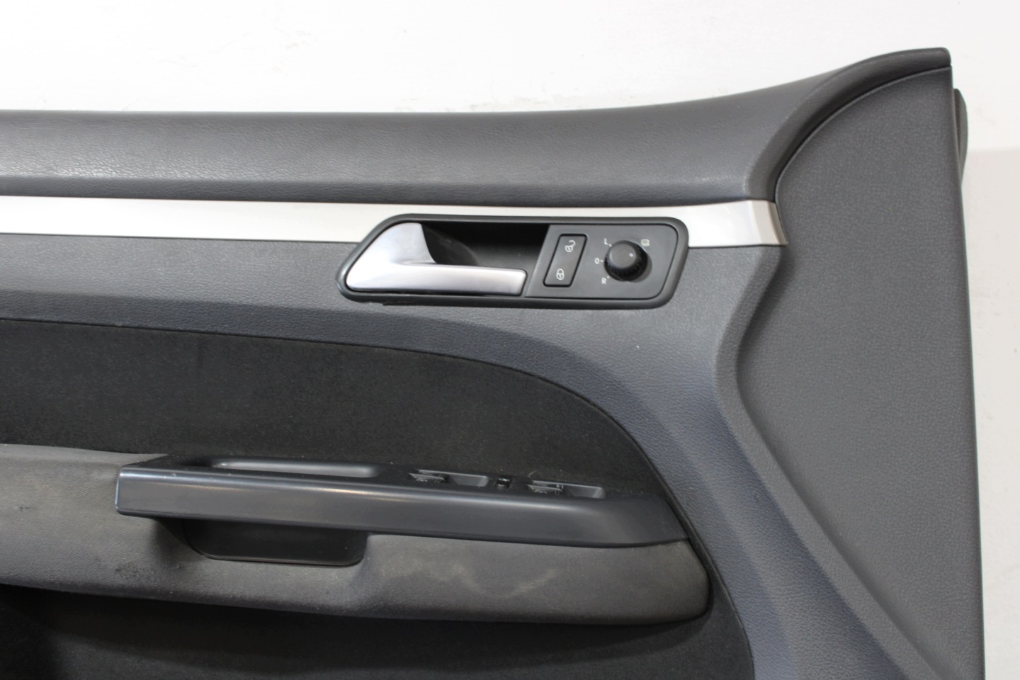 upholstery side door left front VW TOURAN 1T0 1T LIFT