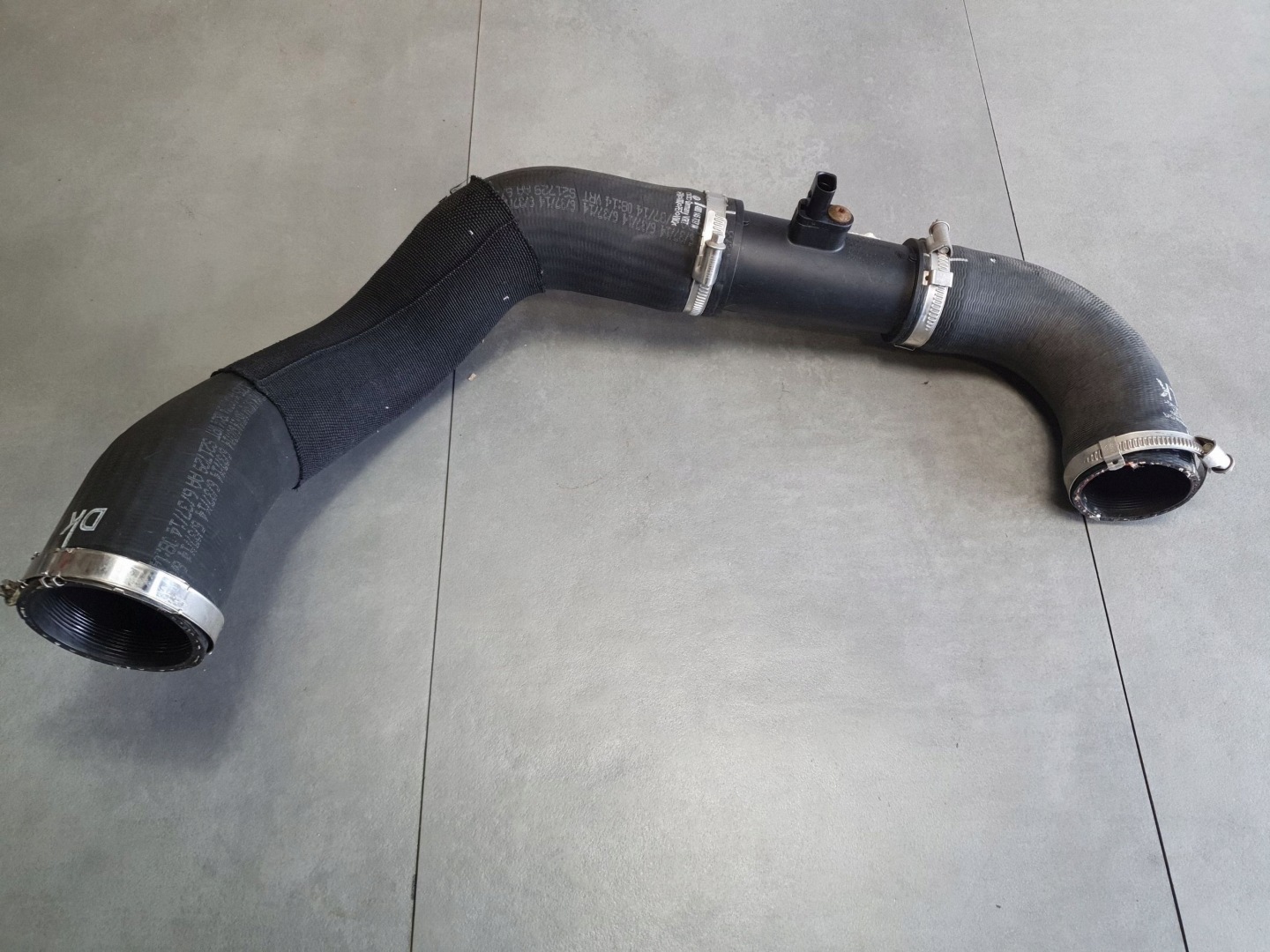 Audi Q7 4M hadice intercoolera trouba 4M0145737M 4M0145709G