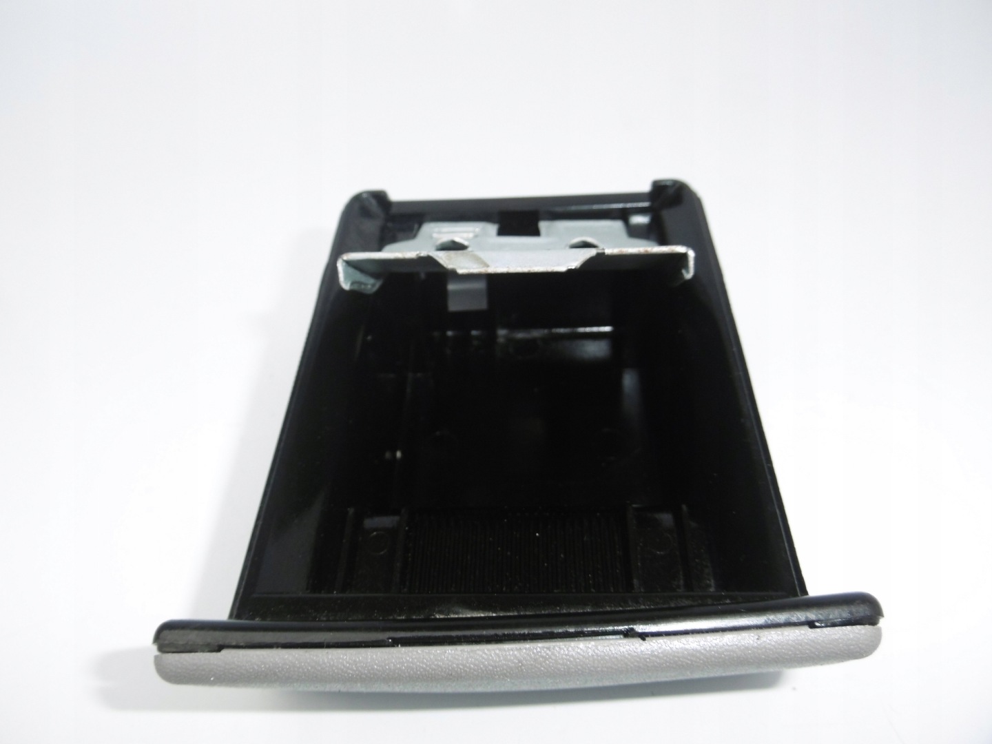 ashtray passenger compartment NISSAN ALMERA TINO