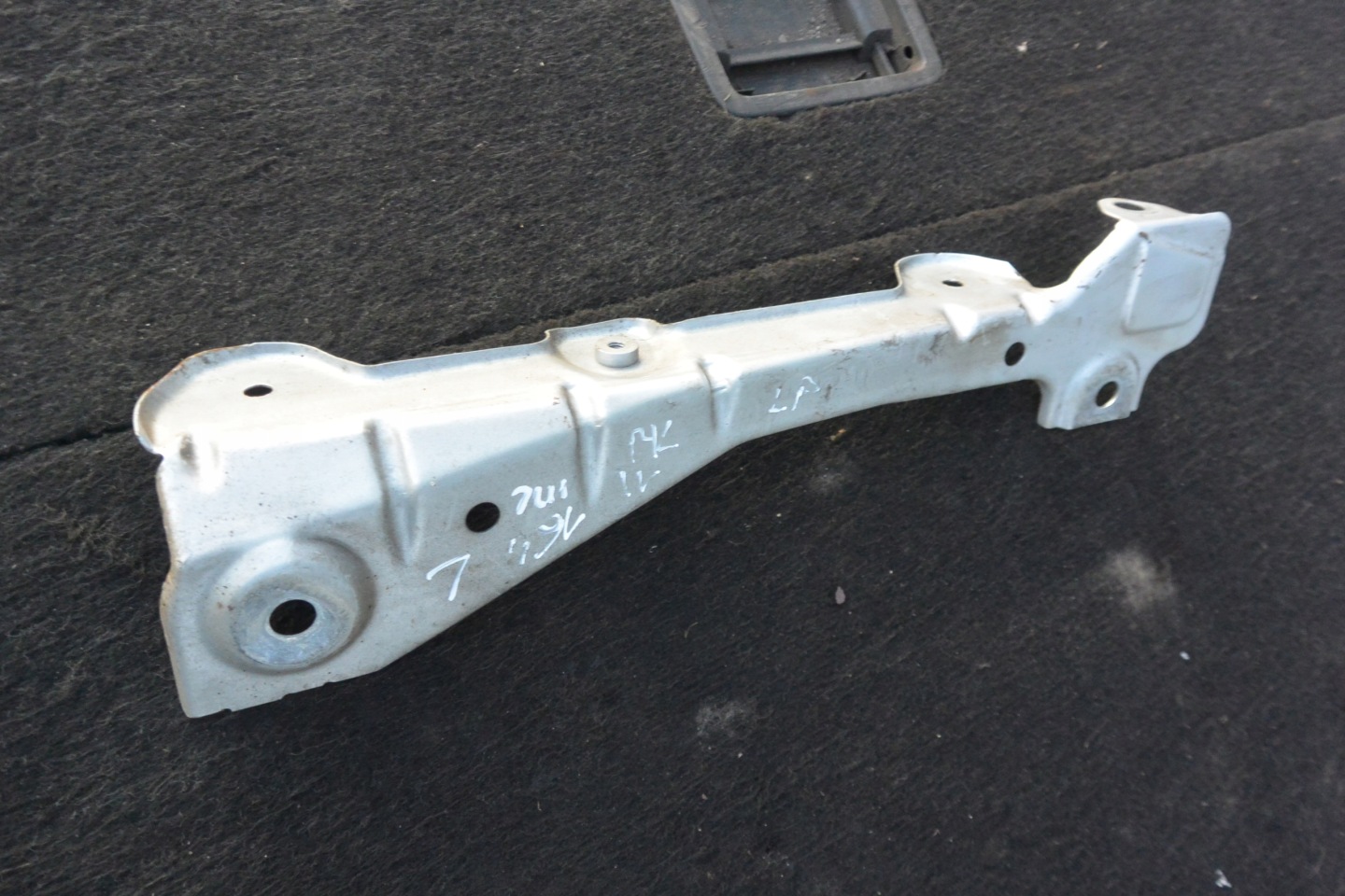 staffa Supporto parafango MERCEDES ML GL 164