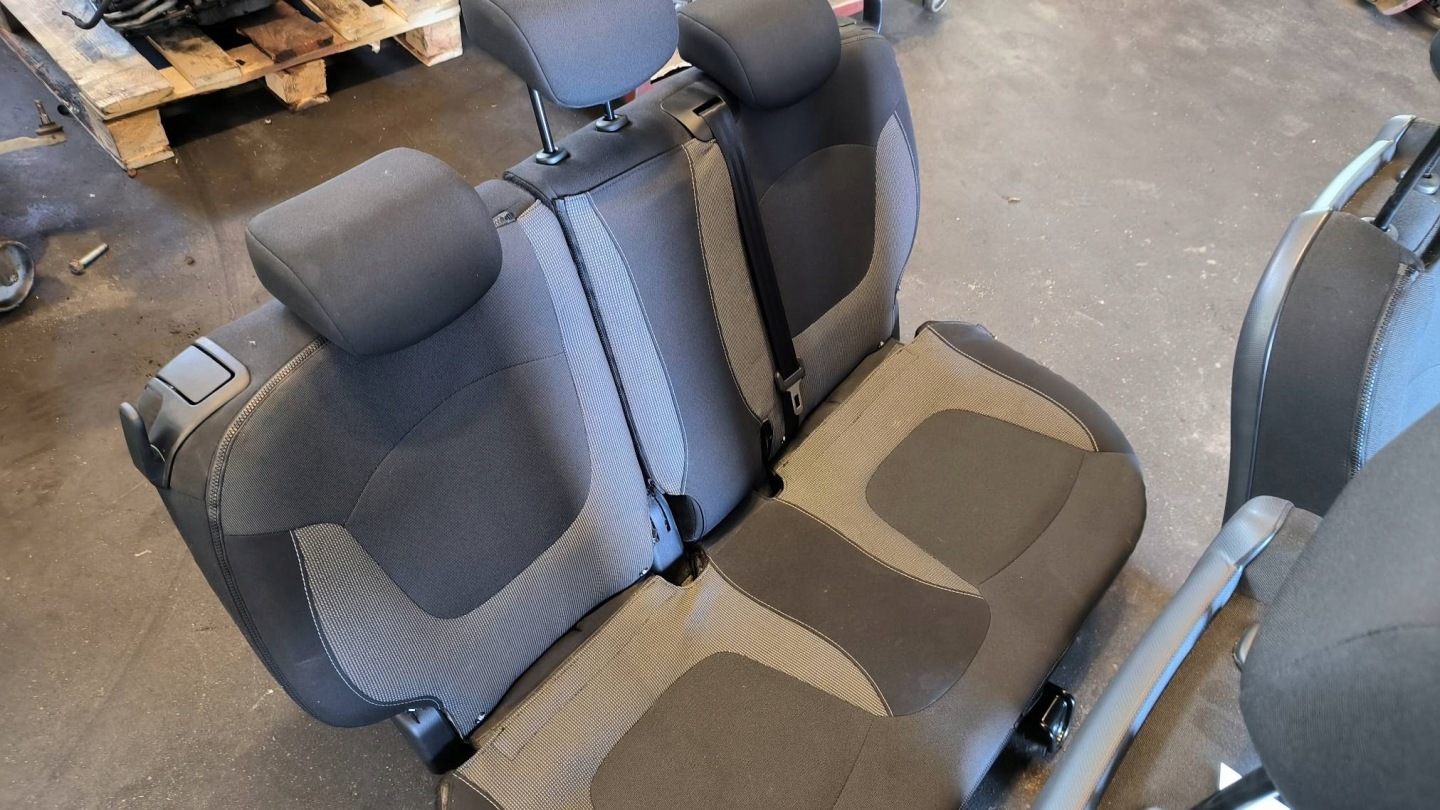 üllések RENAULT CAPTUR I