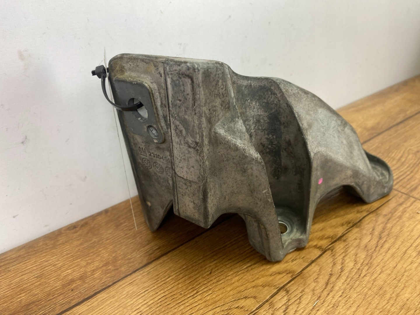 holder holder engine mount Chevrolet Camaro 2016+