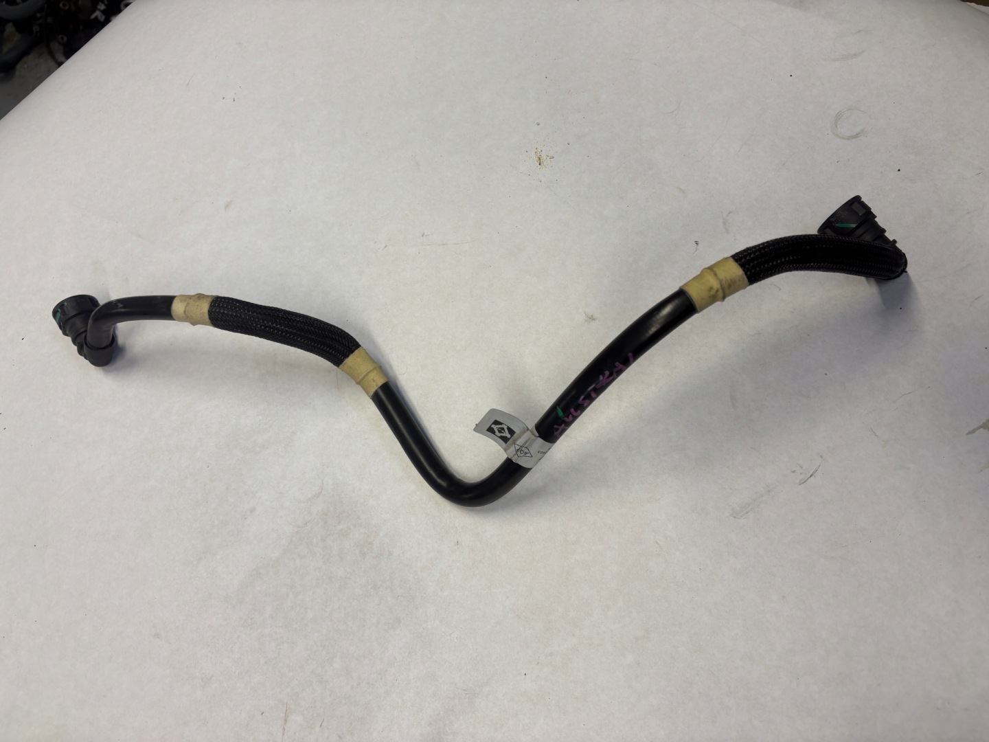 RENAULT AUSTRAL 1.2EH fuel line 210101470R