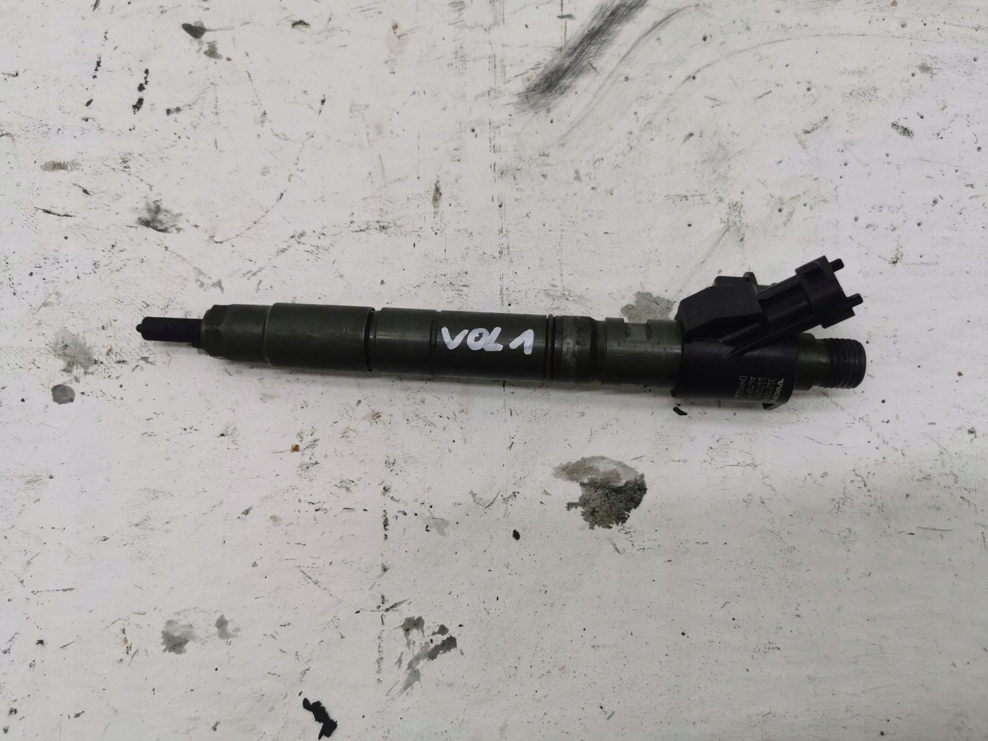 injector VOLVO V60 II 2.4D 204KM 31272690 10-18
