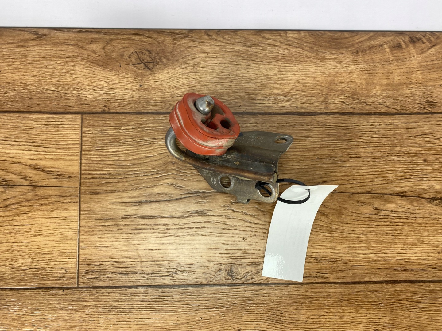 holder bracket tlumika Ford Maverick 2022+