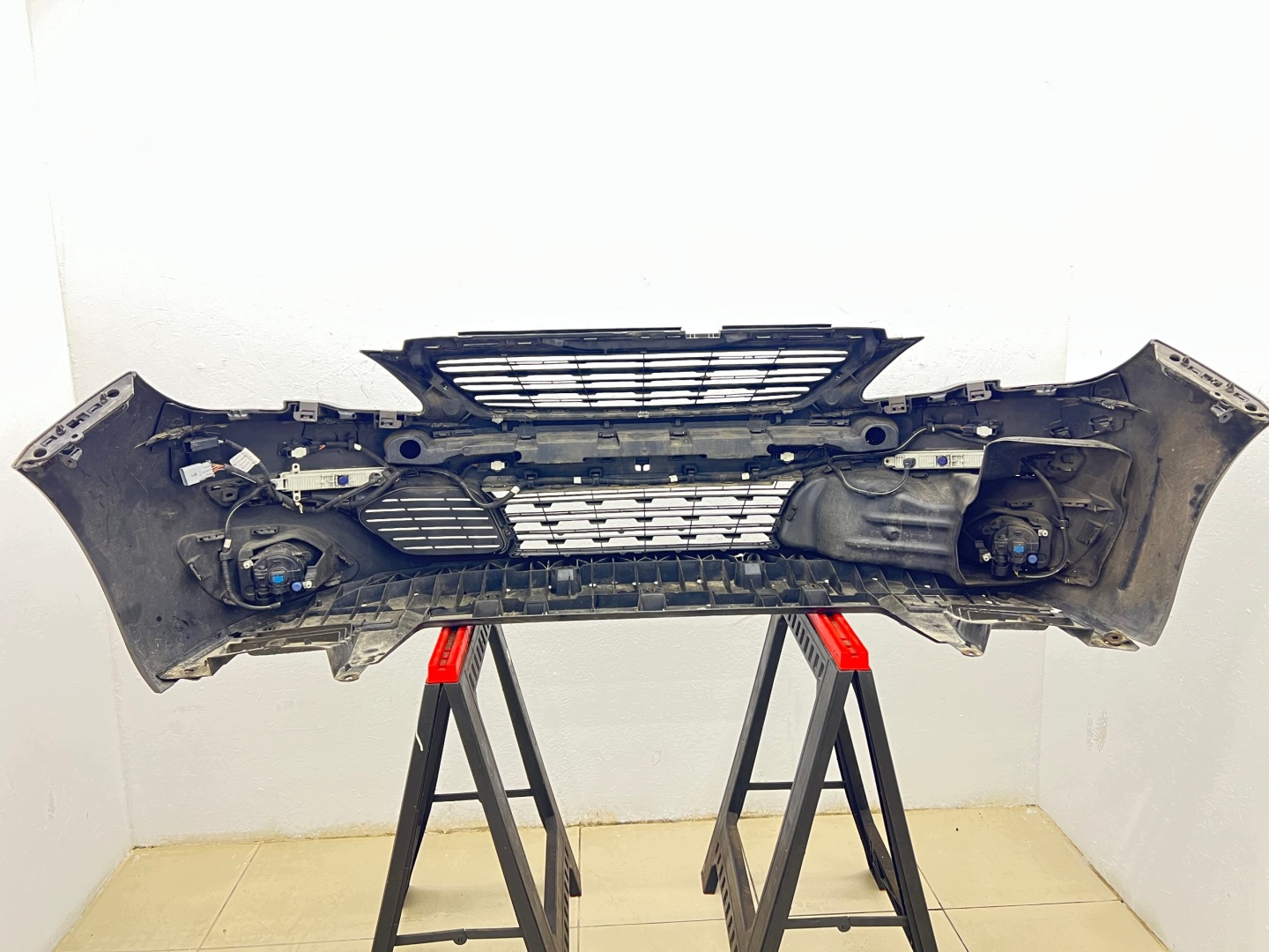 PEUGEOT 308 II T9 bumper front complete 4XPDC LED W colour KKSD