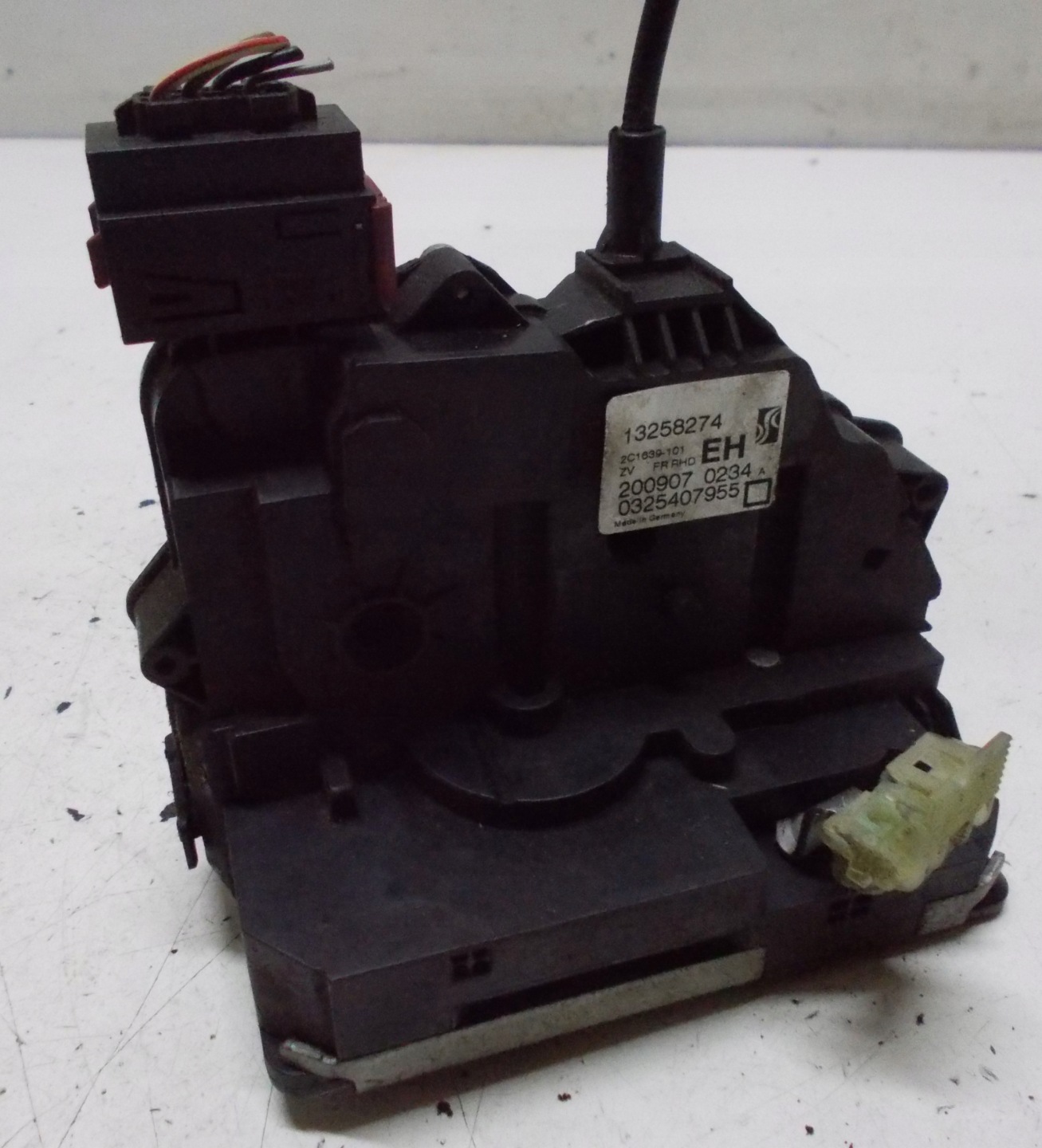 OPEL CORSA D 1.2 B 07R lock door right front 13258274