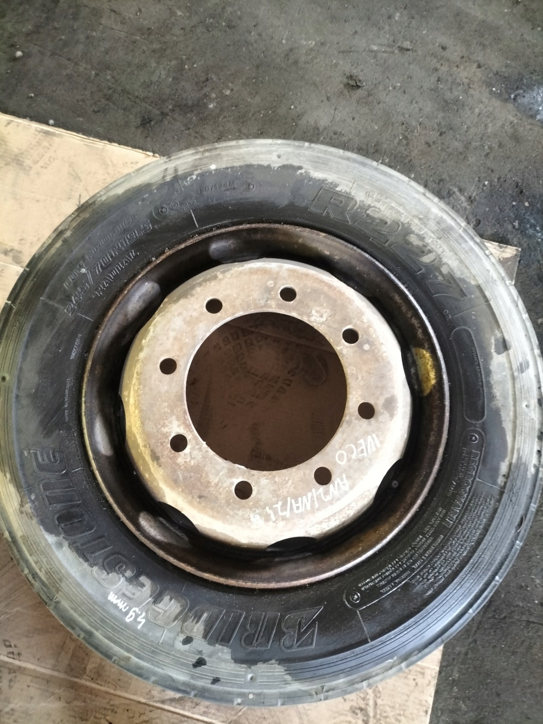 wheels IVECO HANKOOK AH11 245/70R19.5 2-SZT