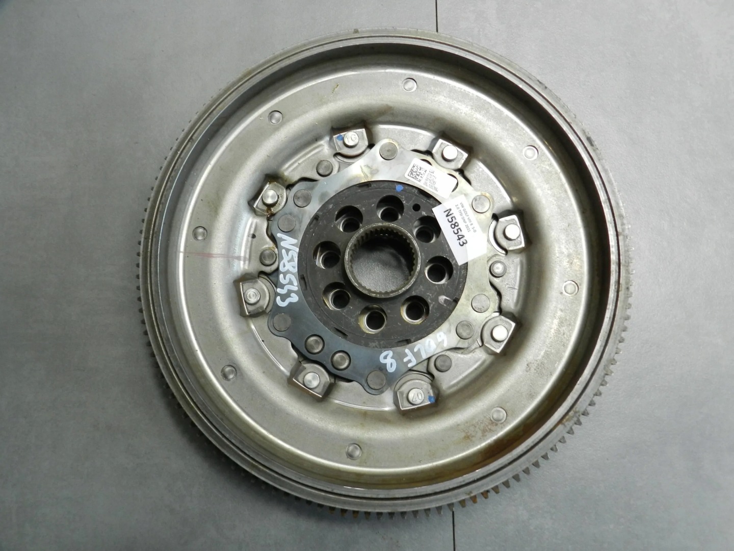VW Golf VIII wheel flywheel DSG 05L105266J