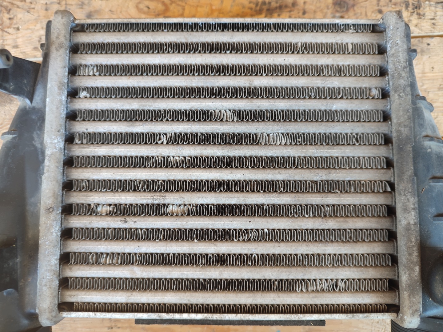 AUDI A4 B7 intercooler OE 8E0145806Q