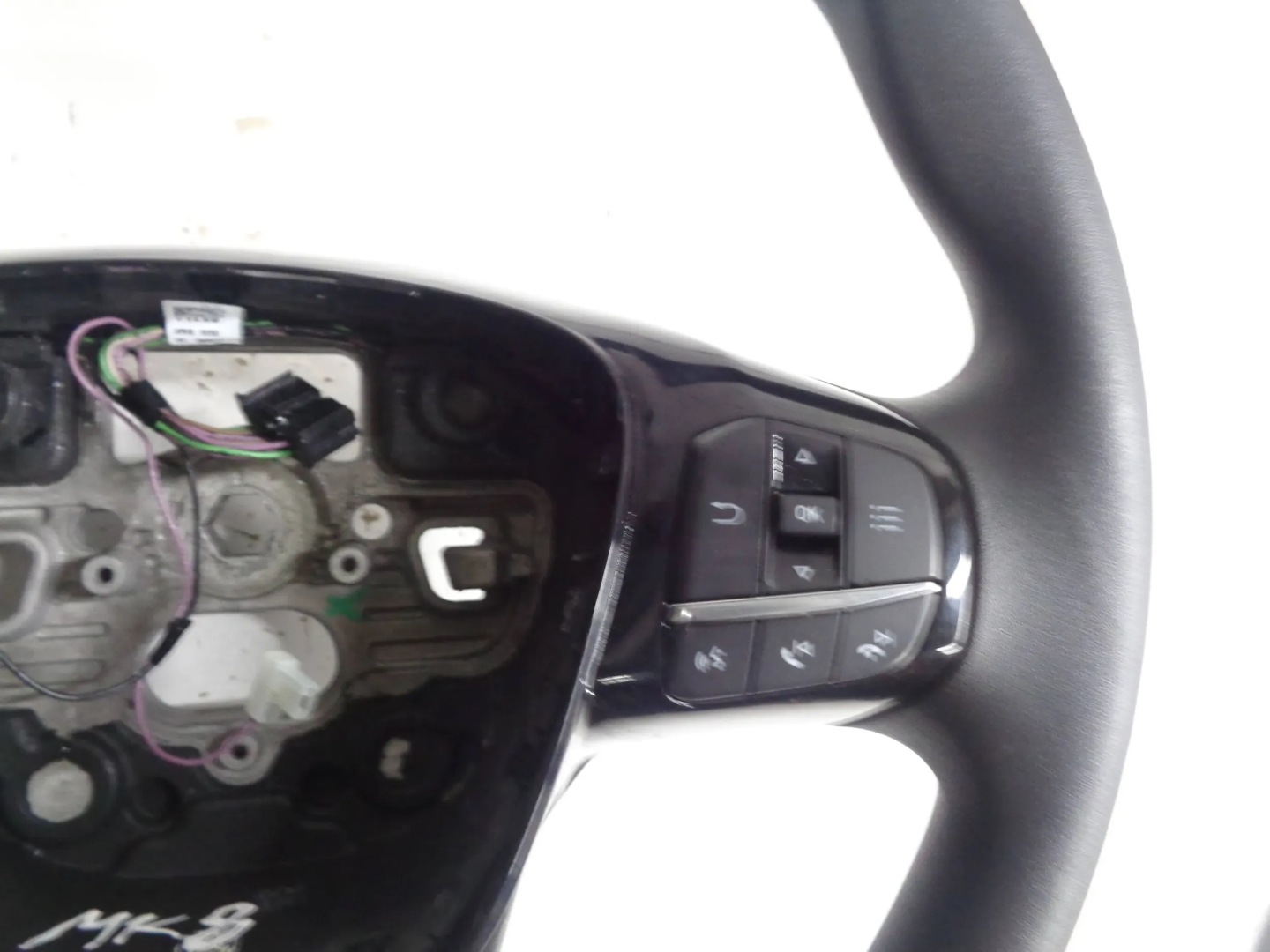 FORD FIESTA MK8 LENKRAD MULTIFUNKCJA 16R