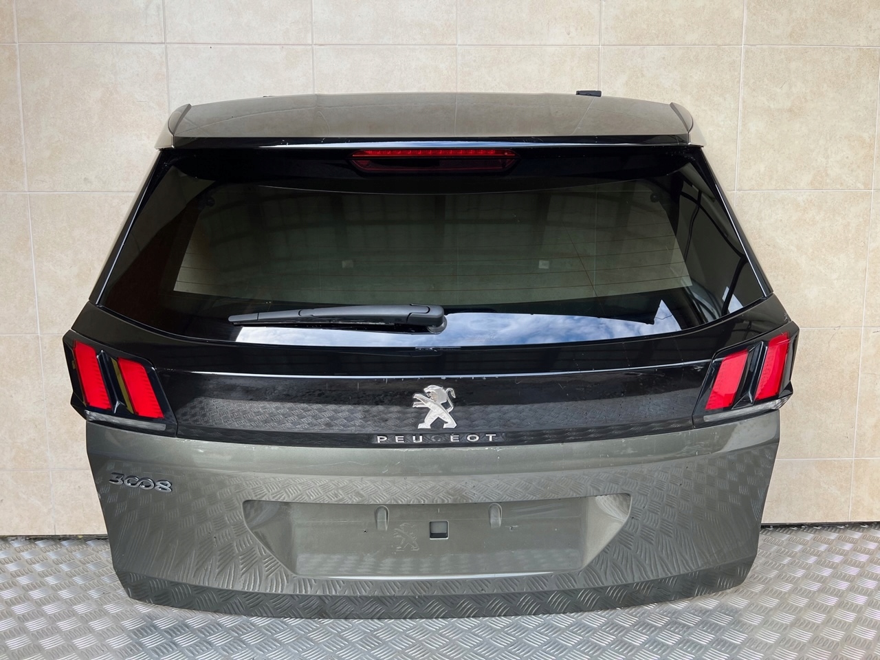 Heckklappe + Leuchte PEUGEOT 3008 II KAMERA