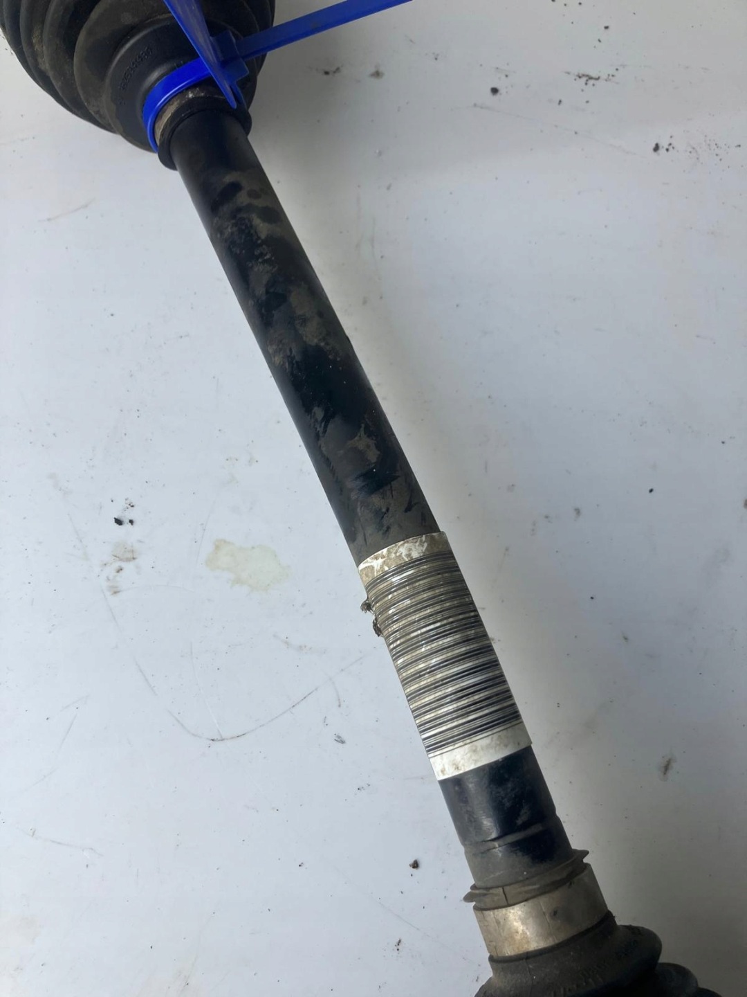 semi-axis left CITROEN C4 PICASSO II 1.5 BLUE HDI 9811176880