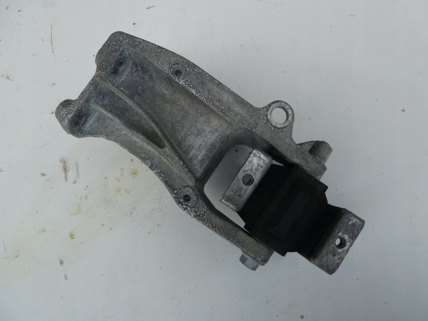 VW T6 2.0TDI holder engine mount 7E0199343B