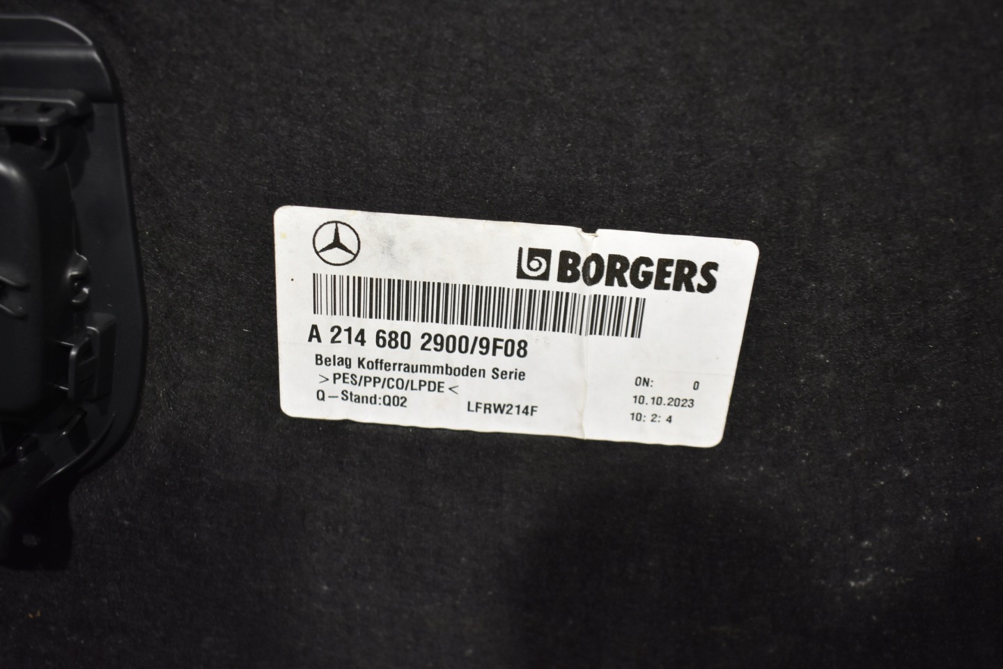 IDEALNY KPL. boot MERCEDES W214 sedan 1