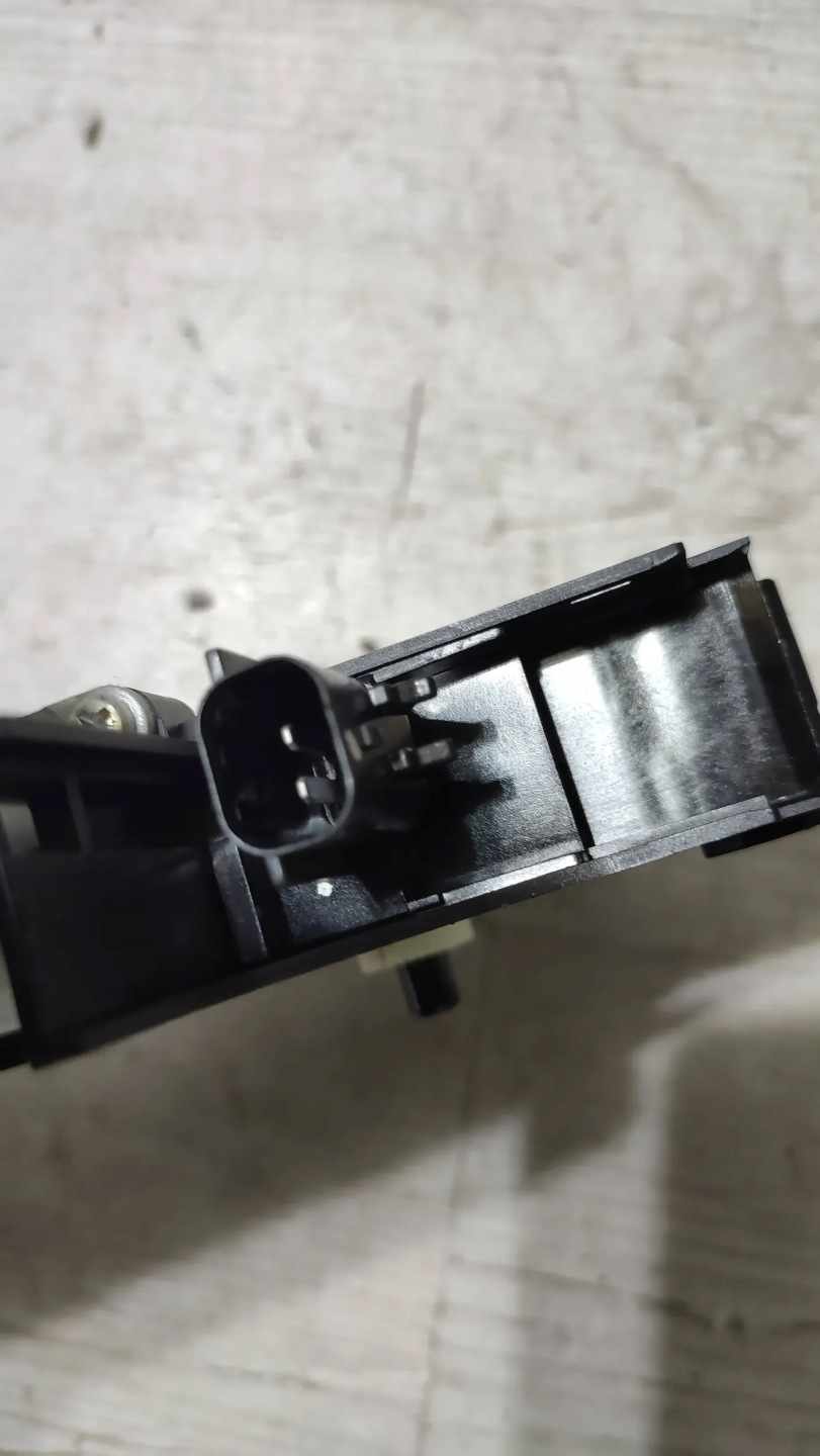 Jeep Cherokee KL 15r. 2.0d mini motor windows left rear part
