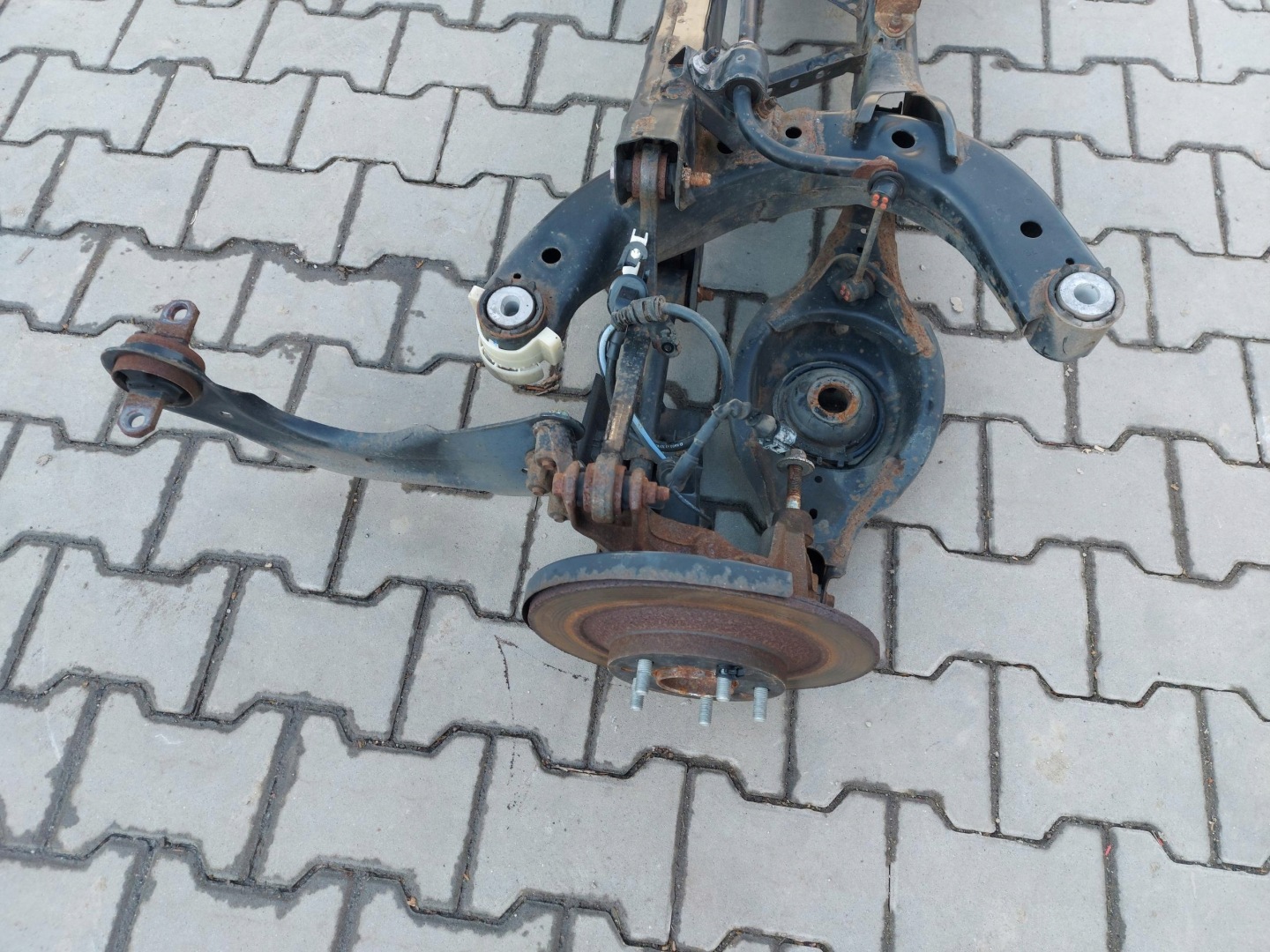 MAZDA CX5 II Essieu Arrière Moyeu support broche komplet