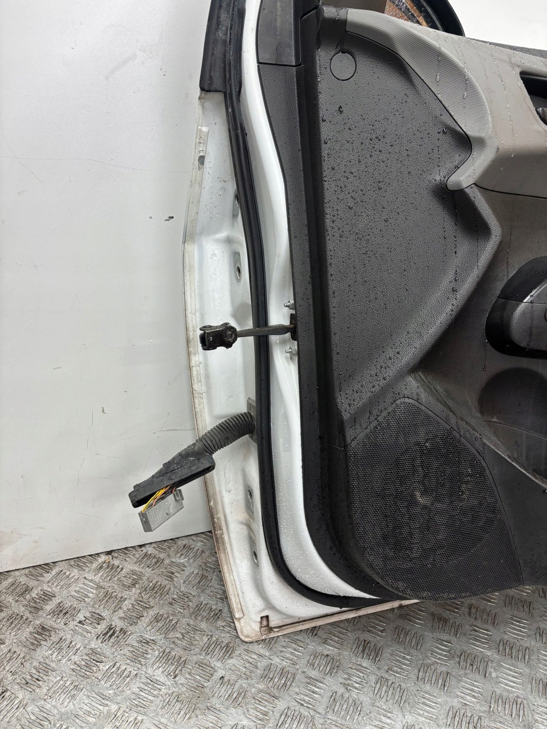 door front front right CHEVROLET AVEO T300