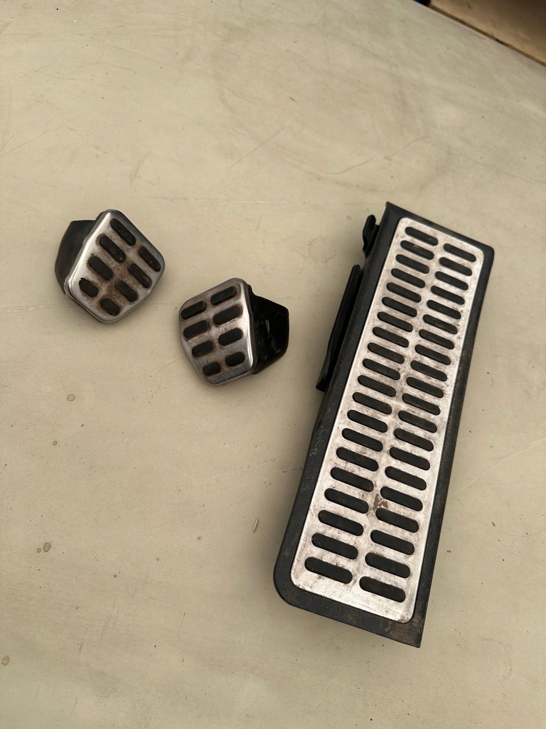 PODSTOPNICA Couverture VW PEDAL Couvertures 1K1864551 CHROM GOLF VI SCIROCCO