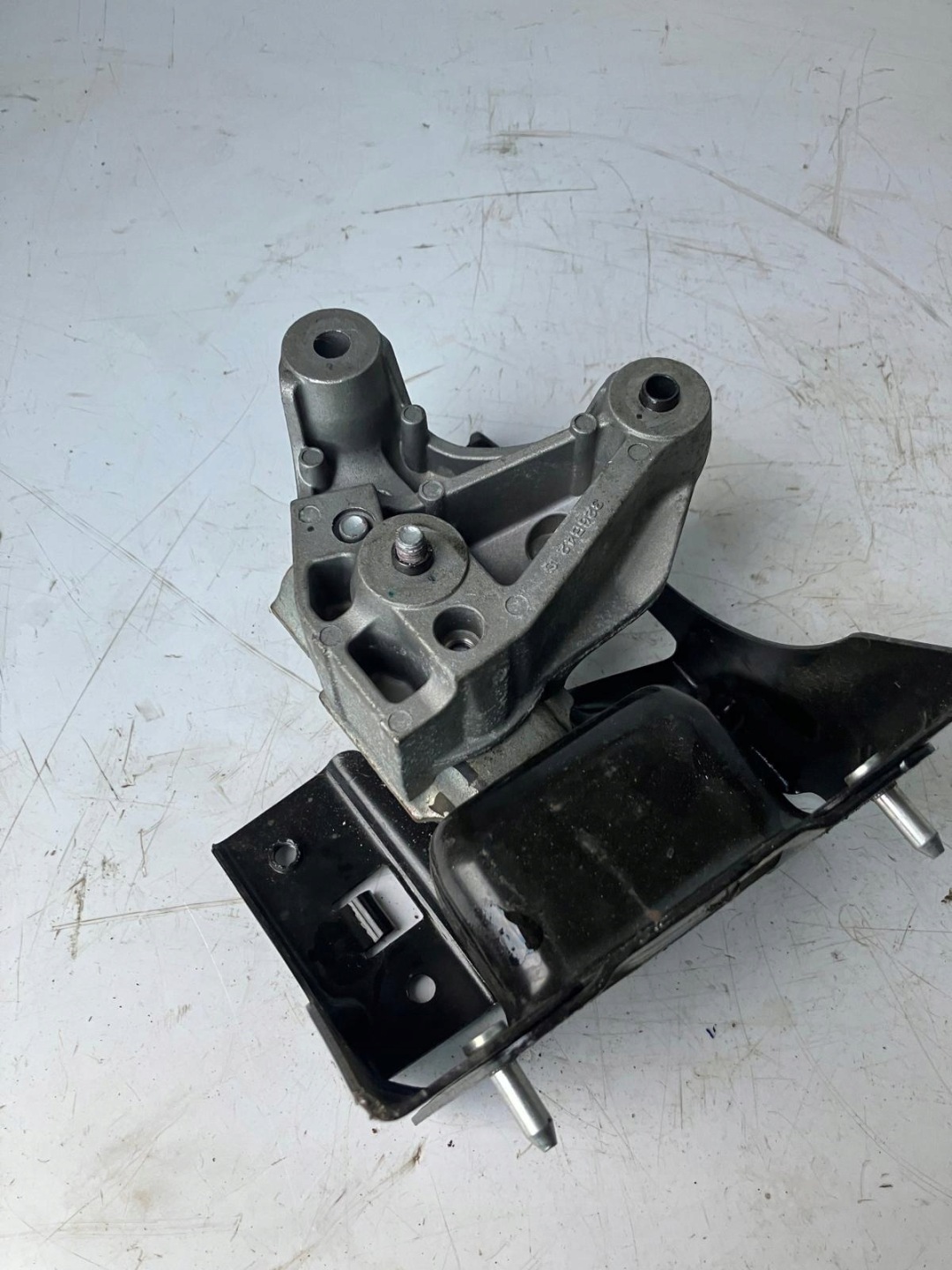 holder gearbox mount CITROEN C3 III 9684812280 20A704