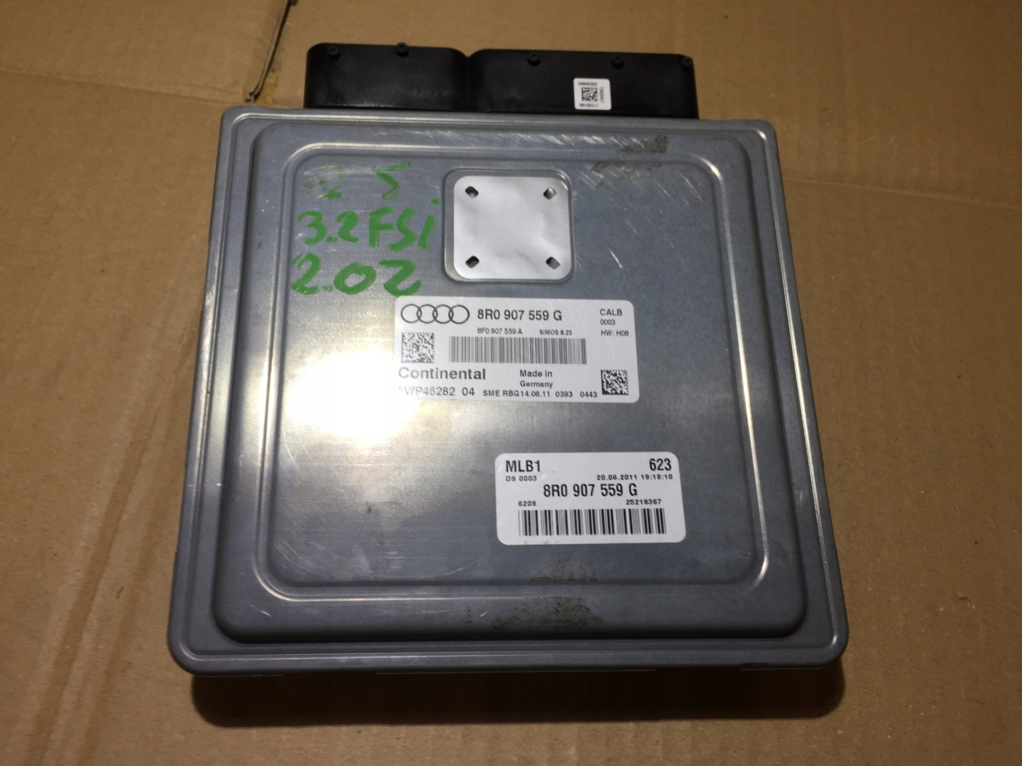 AUDI Q5 3.2 FSI Computer Bedienteil DES MOTORS 8R0907559G
