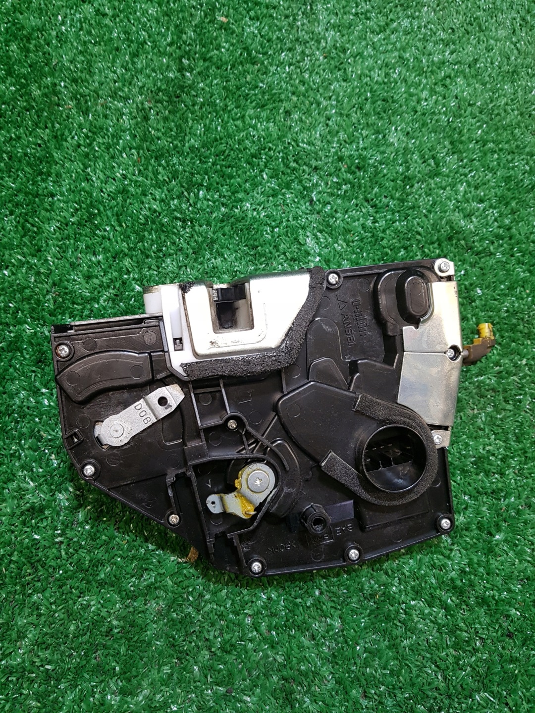 lock door left front SUZUKI SWIFT 4