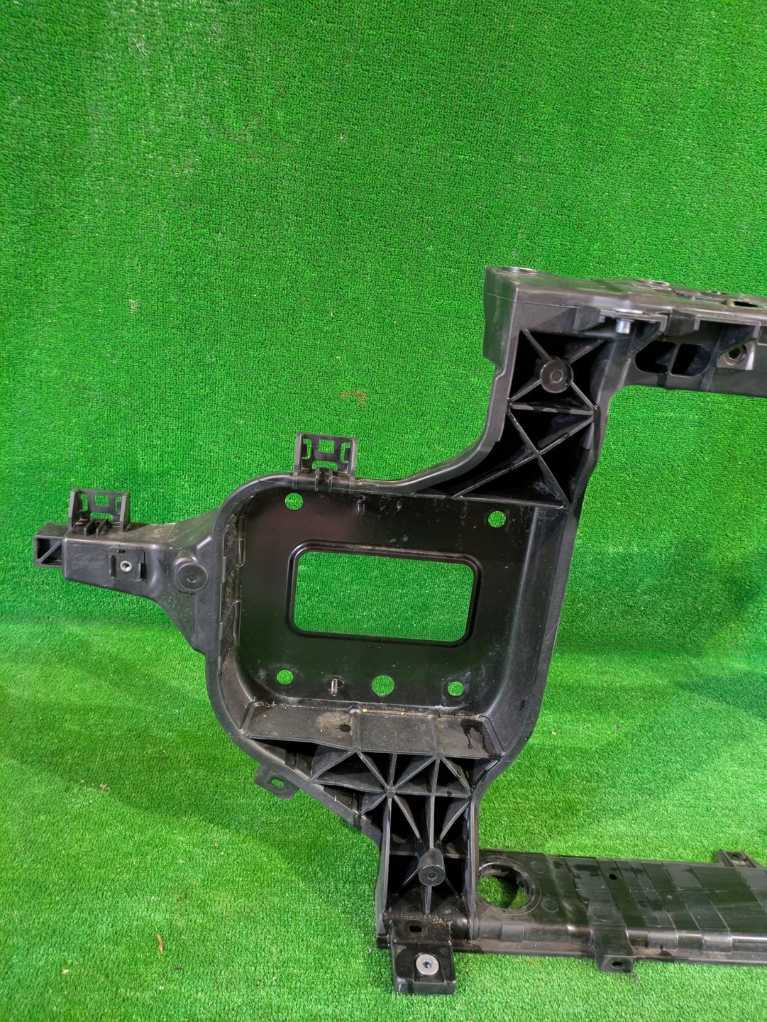 support panel for radiators pillar iron KIA EV6 NR.629