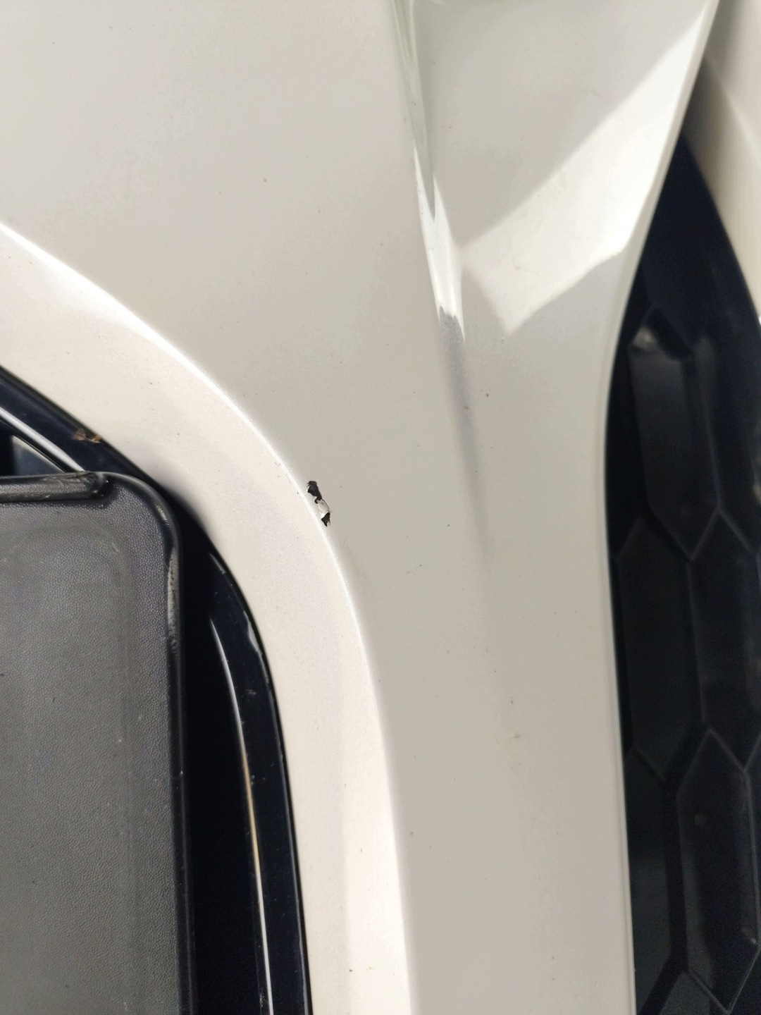 bumper front front HONDA HR-V II (2013-2018) PDC code LAKIERU NH788P