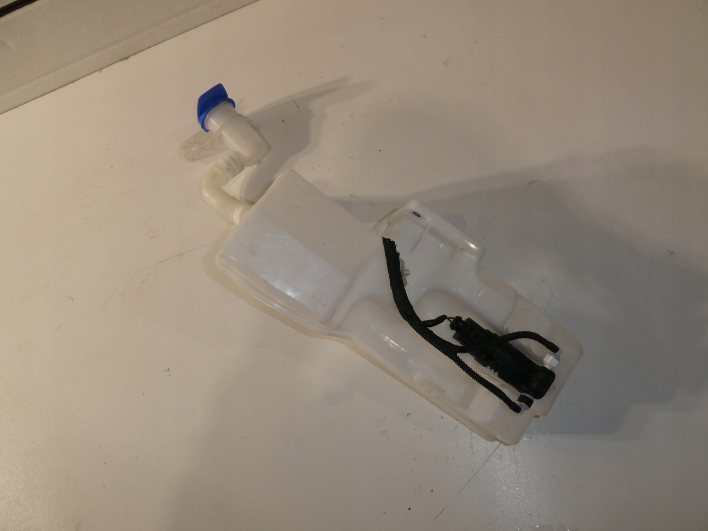 washer fluid tank VW CADDY 2K5955453A