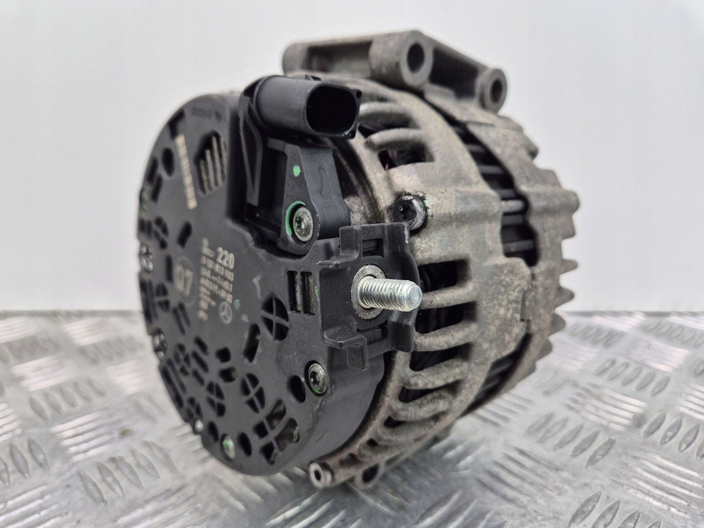 Mercedes S320 CDI W221 Alternator A0131540902